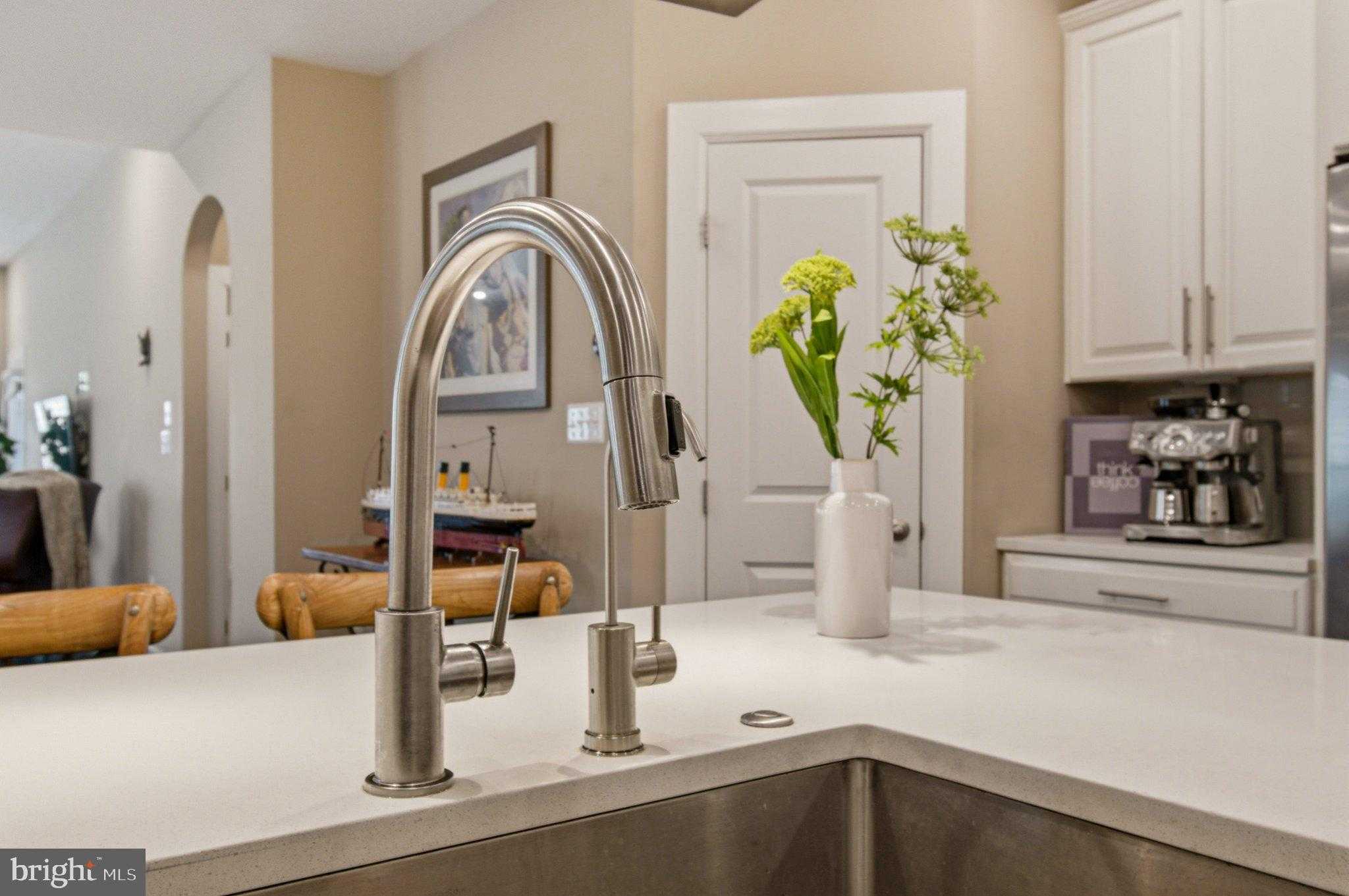 2736 Vardon Ln photo 10