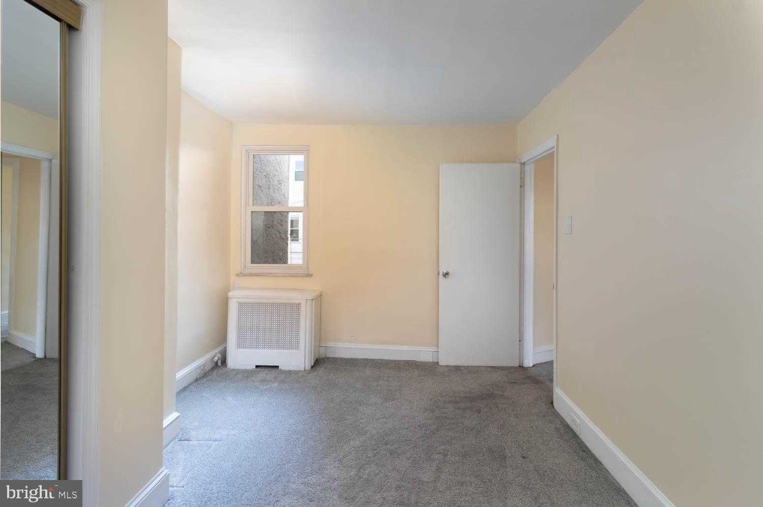 820 Tasker St photo 15