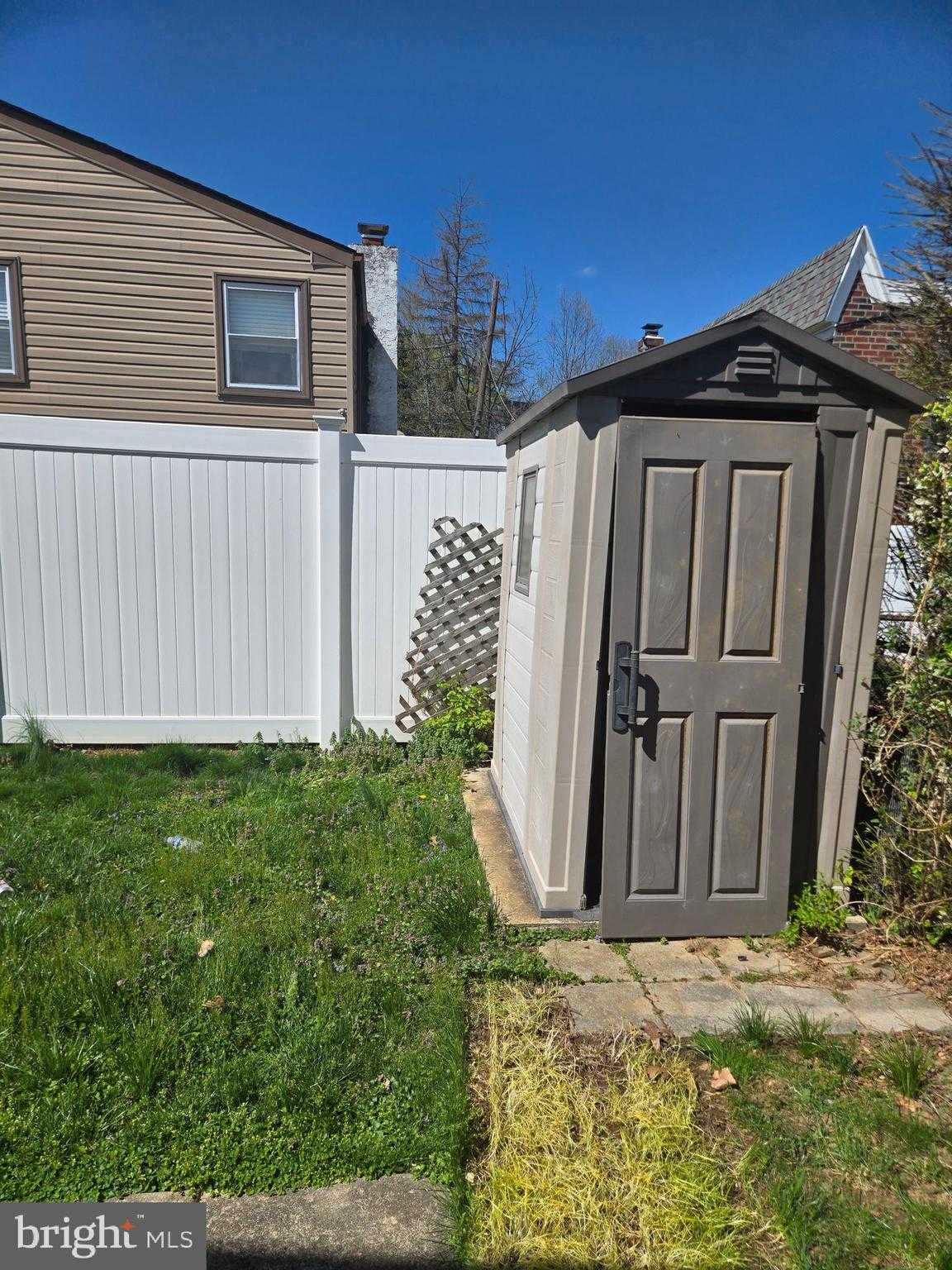 8008 Crispin St # E photo 40