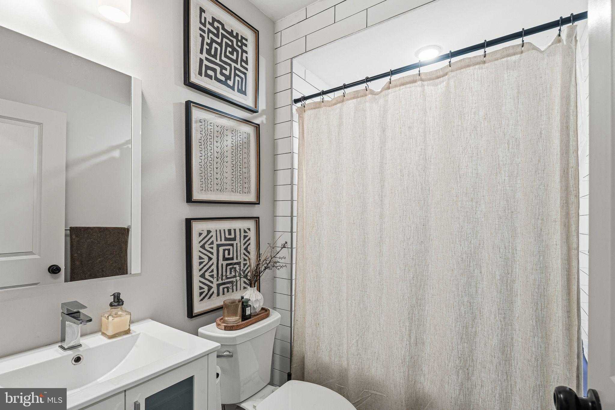 1651 E Eyre St photo 11