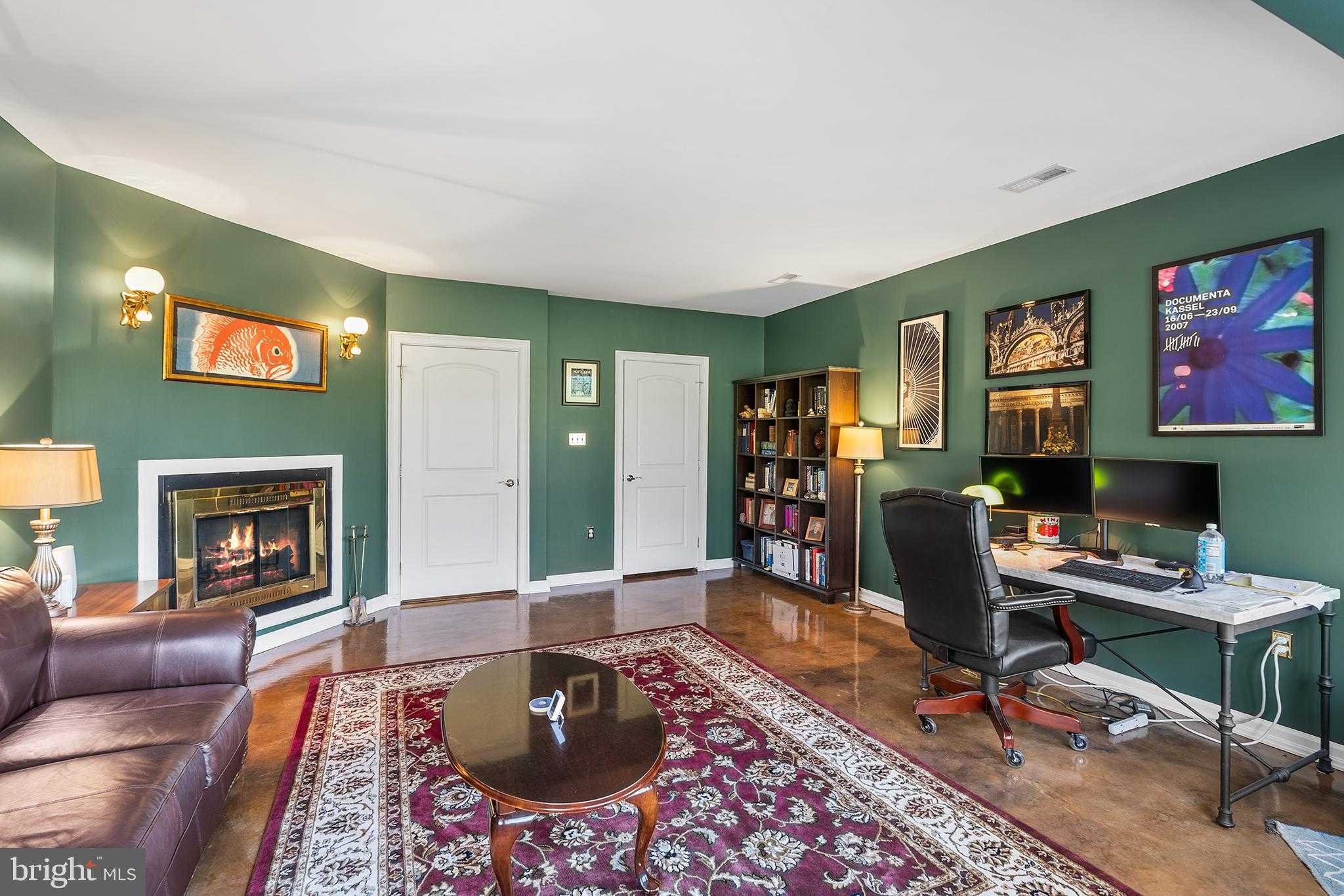 1572 Courtney Court photo 36