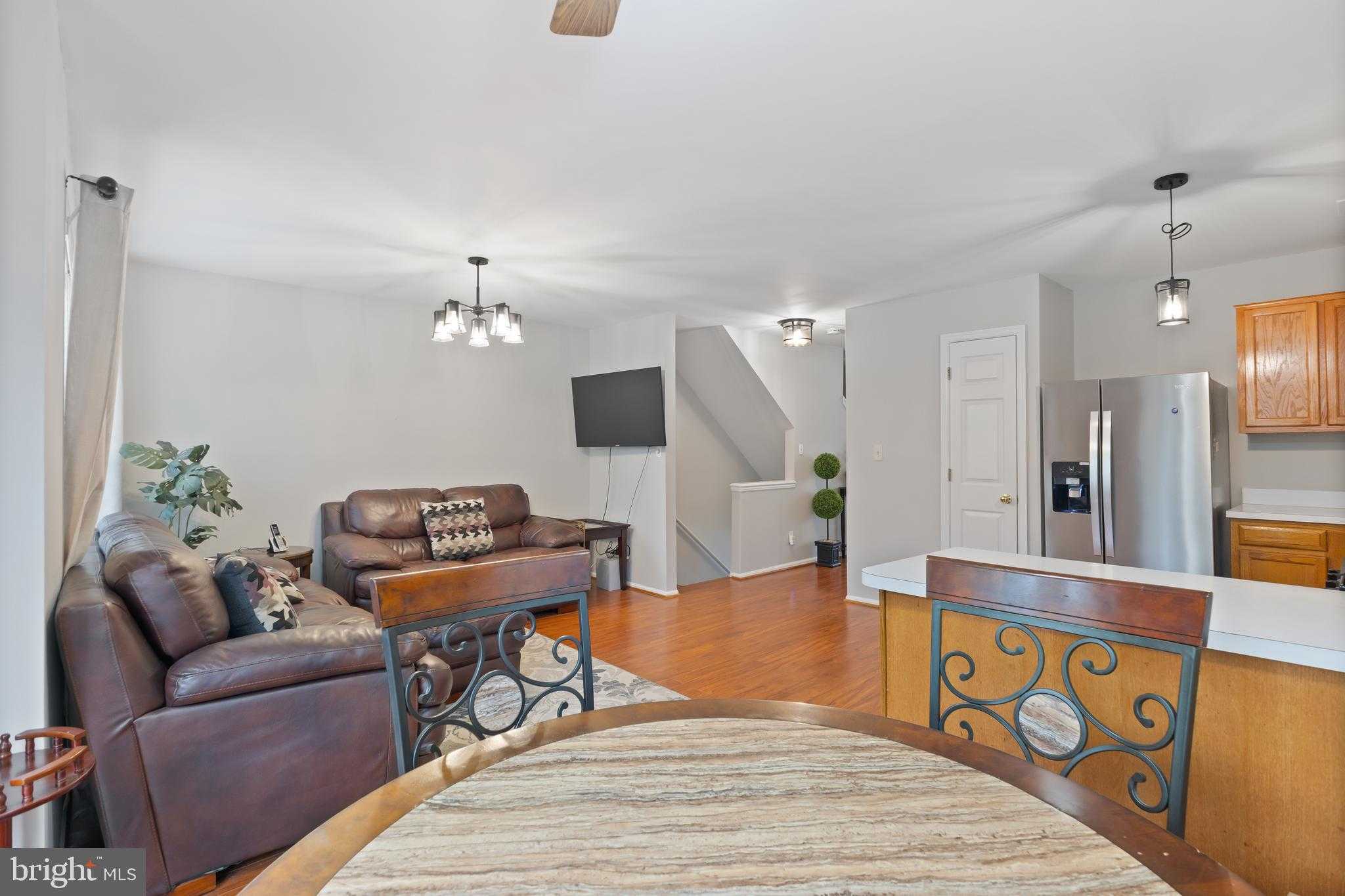 14836 Winding Loop photo 2