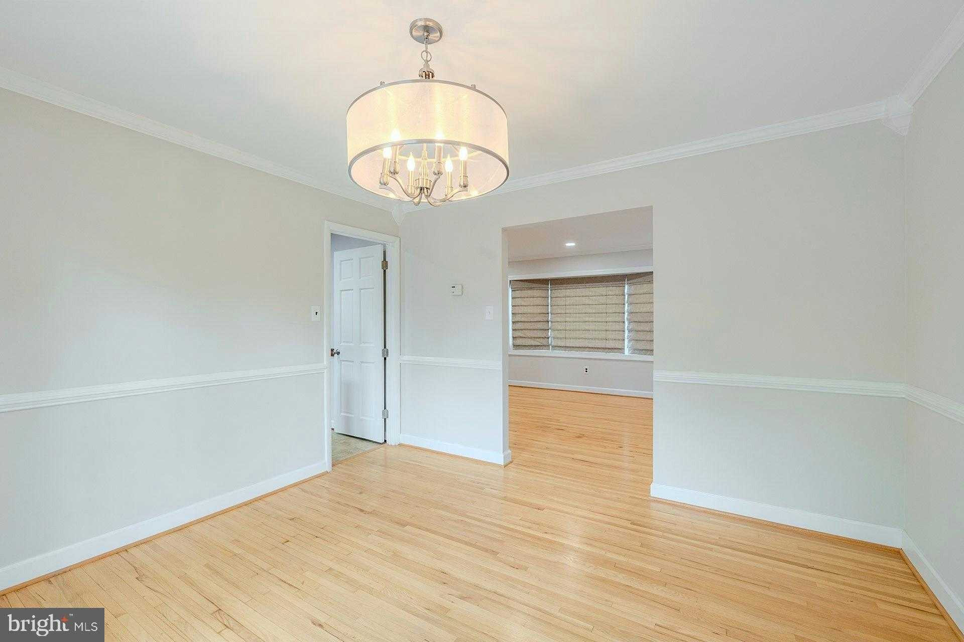 6526 Greenview Ln photo 11