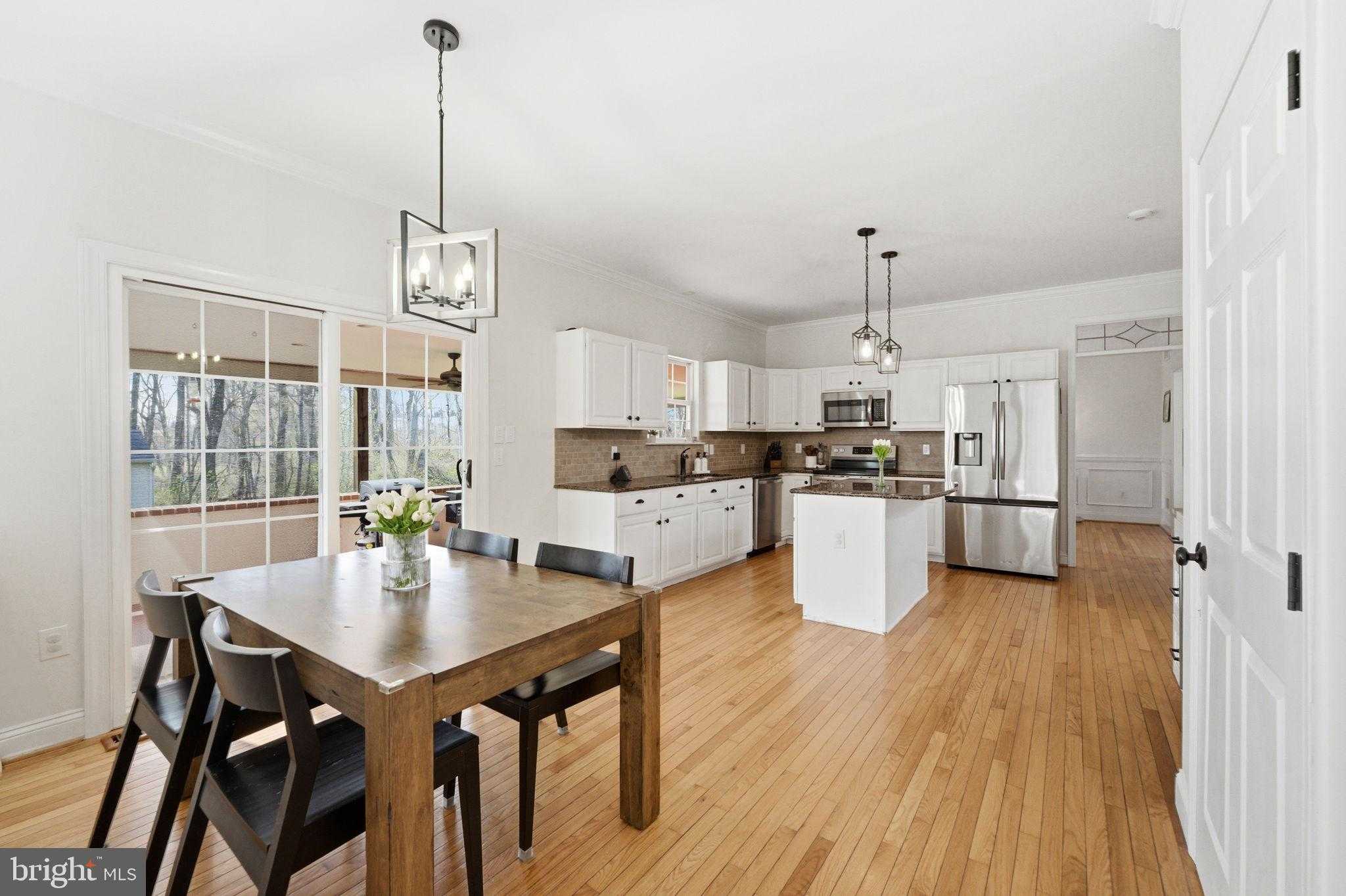 6 Saddle CT photo 11