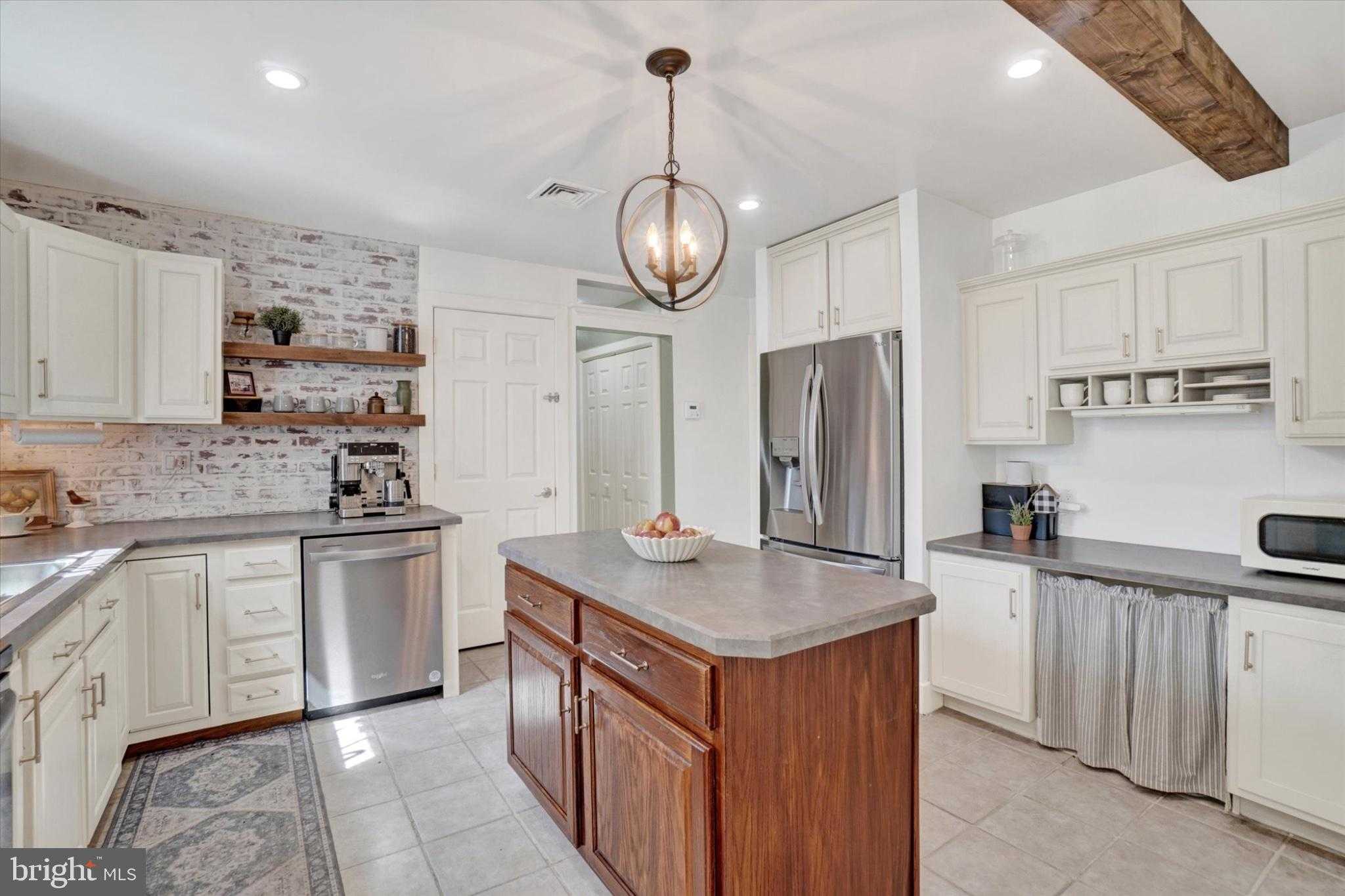 144 S Lockwillow Ave photo 12