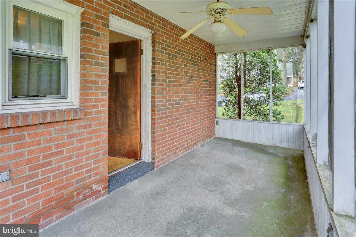 74 Hickory St photo 19