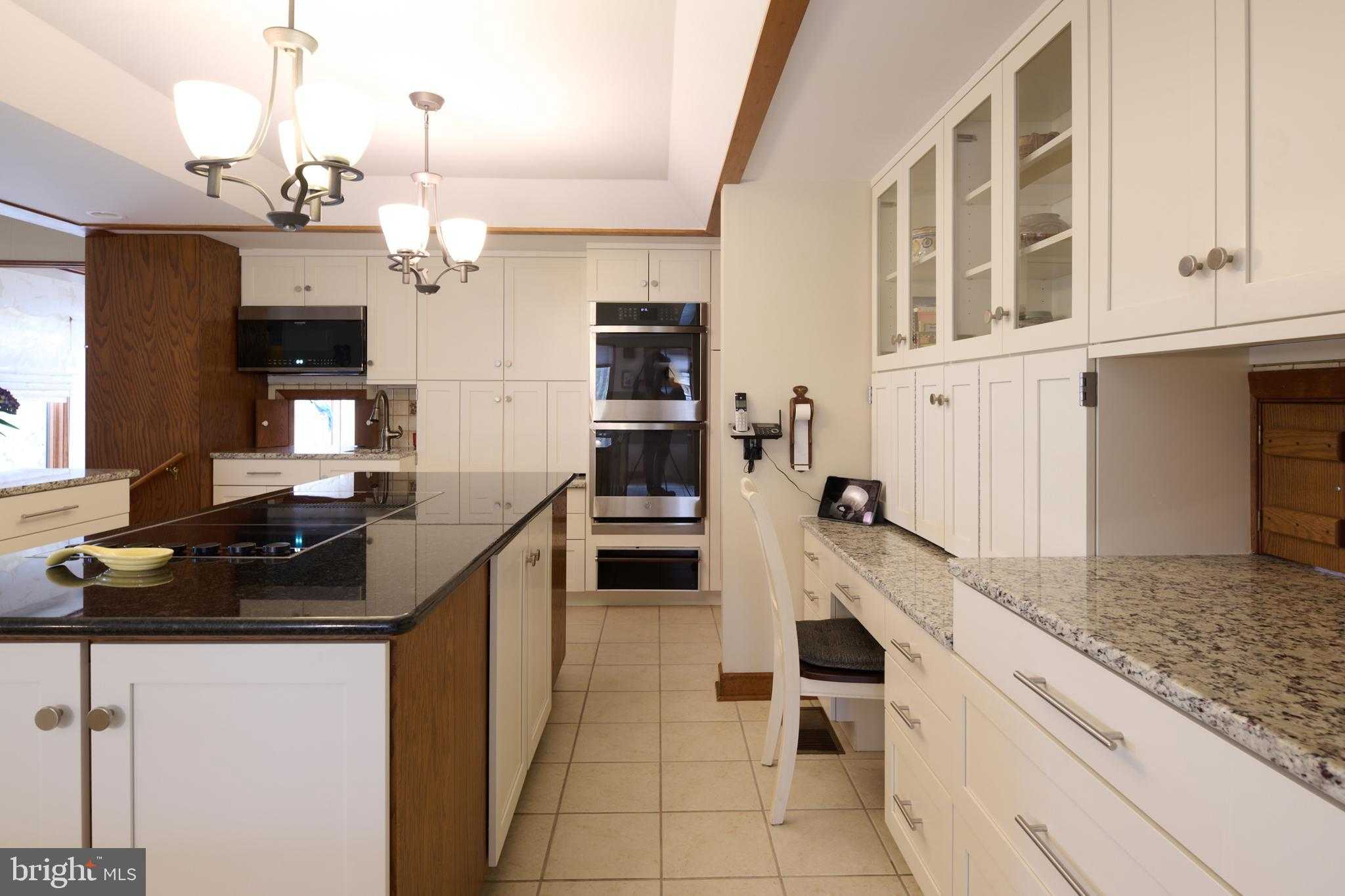 576 E Shadow Ln photo 16