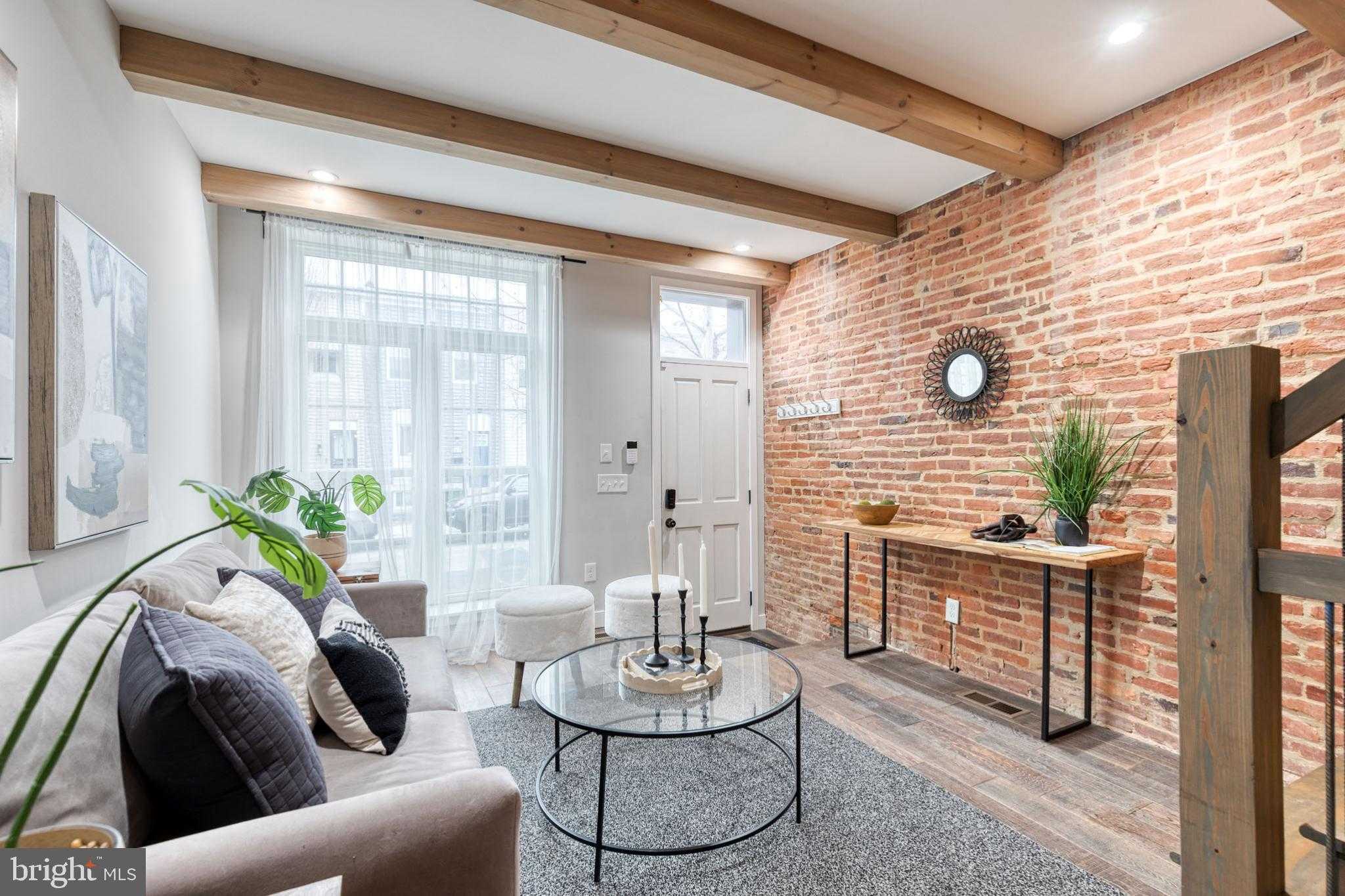 118 S Eaton St photo 3