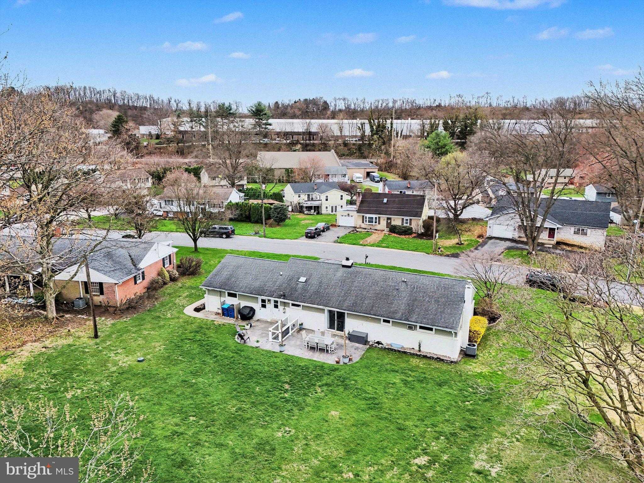 247 Froelich Ave photo 41