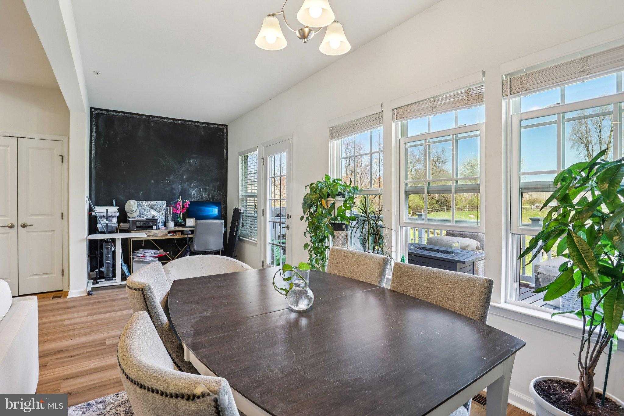 207 Cricket Dr photo 10