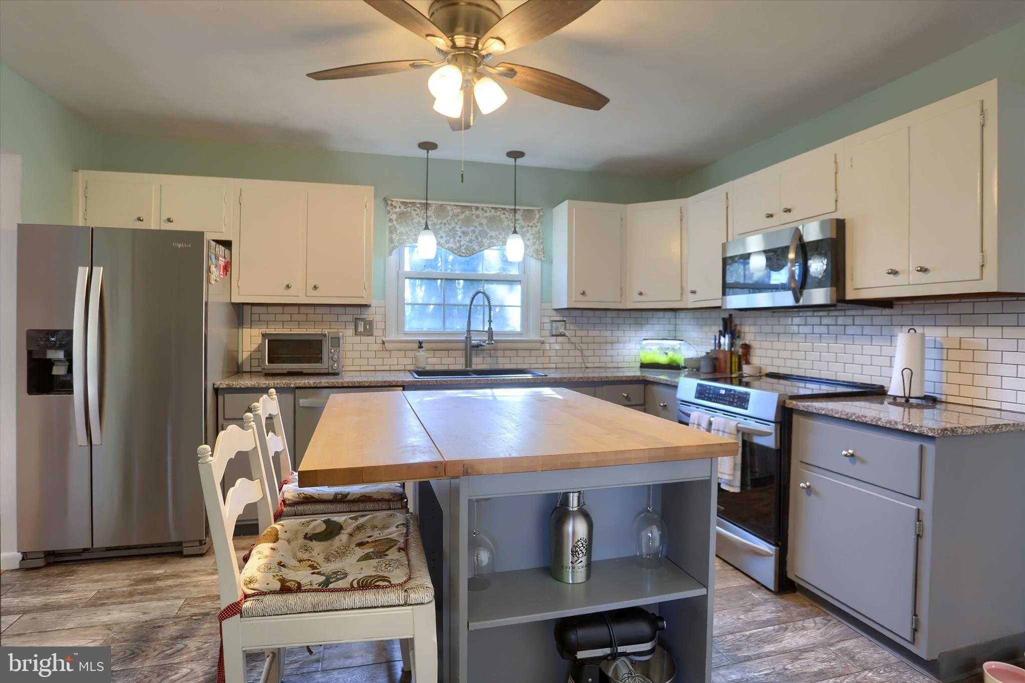 437 Appletree Rd photo 11