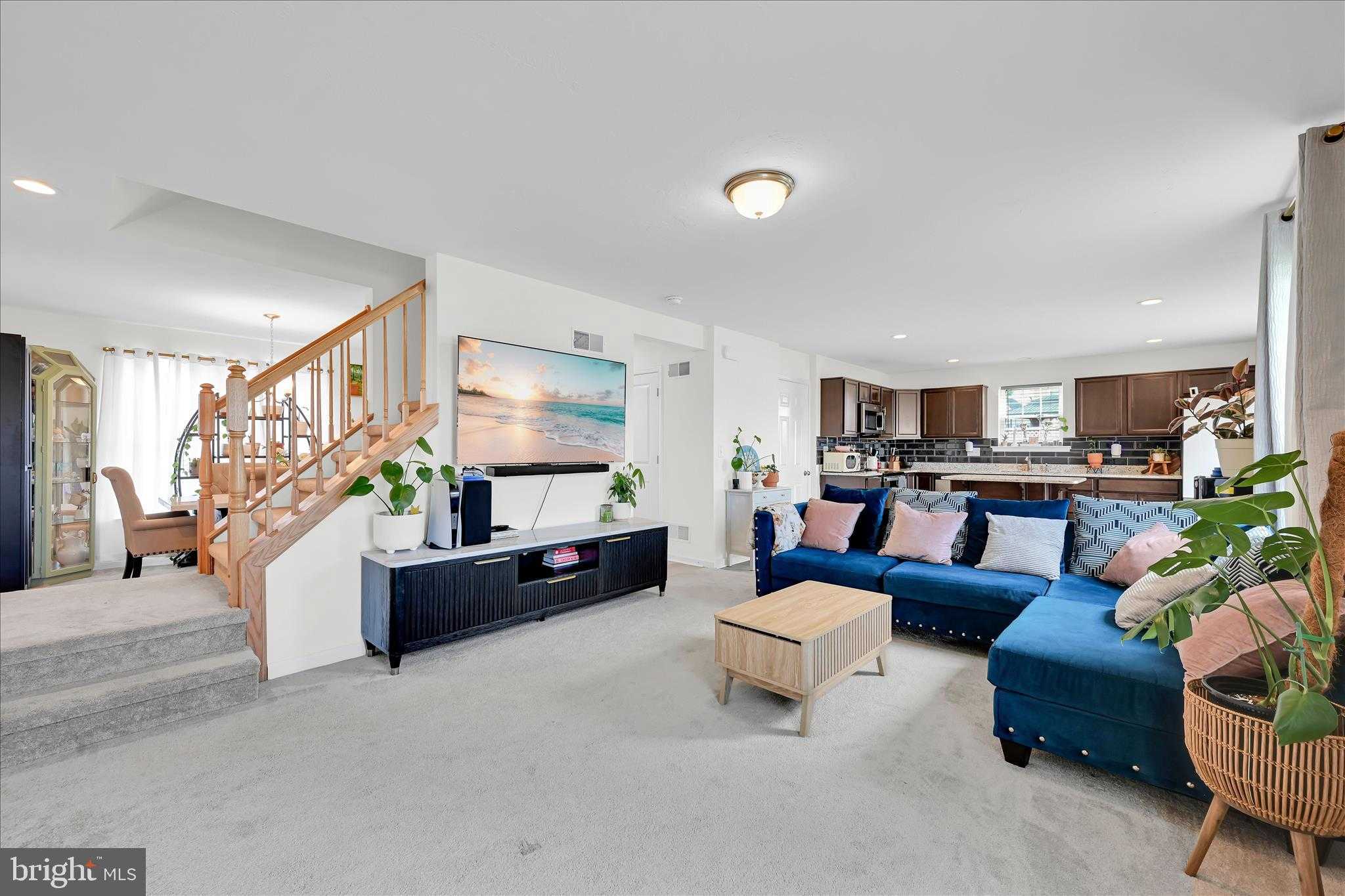 2625 Village Rd photo 5