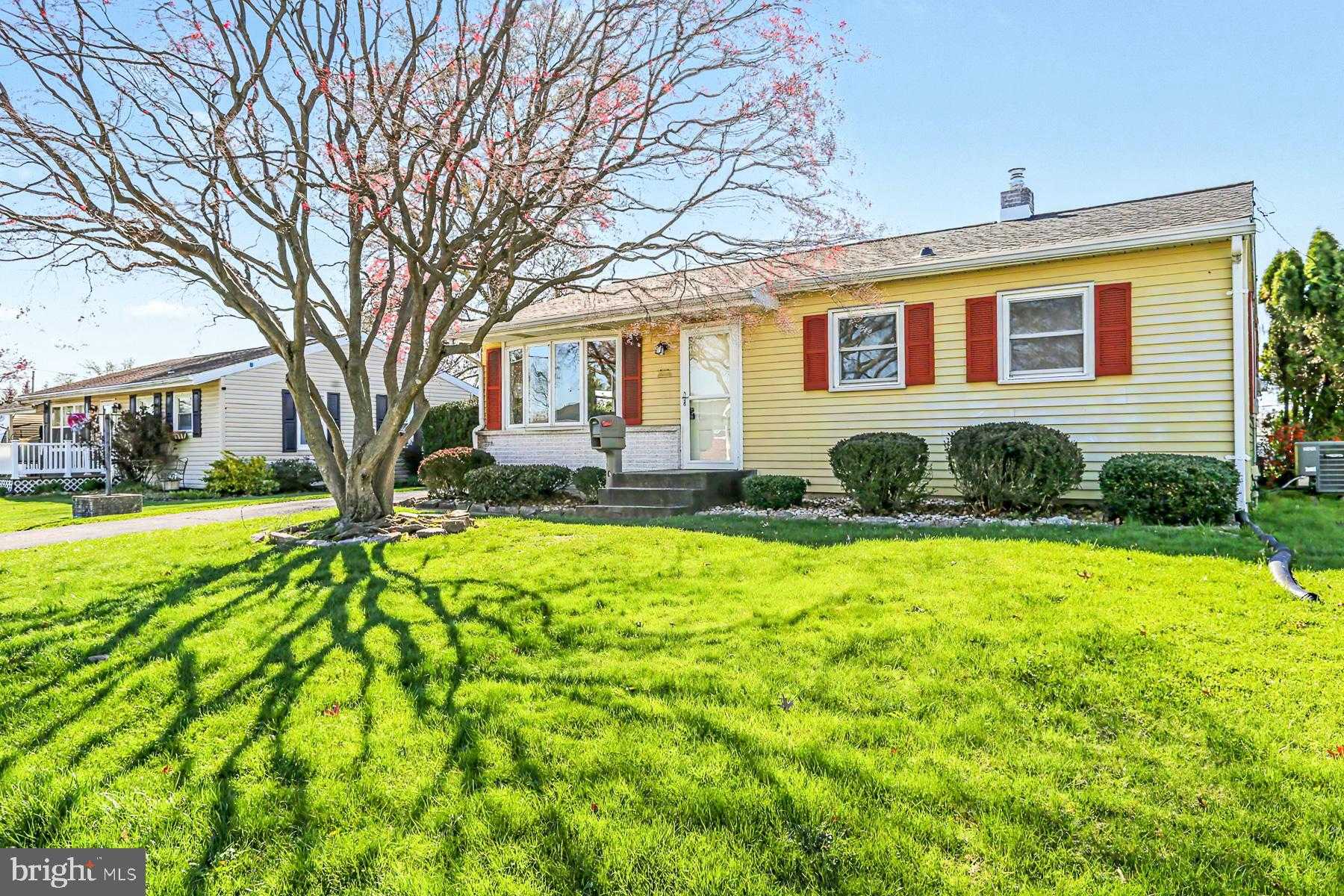 5 Donald Ave photo 2