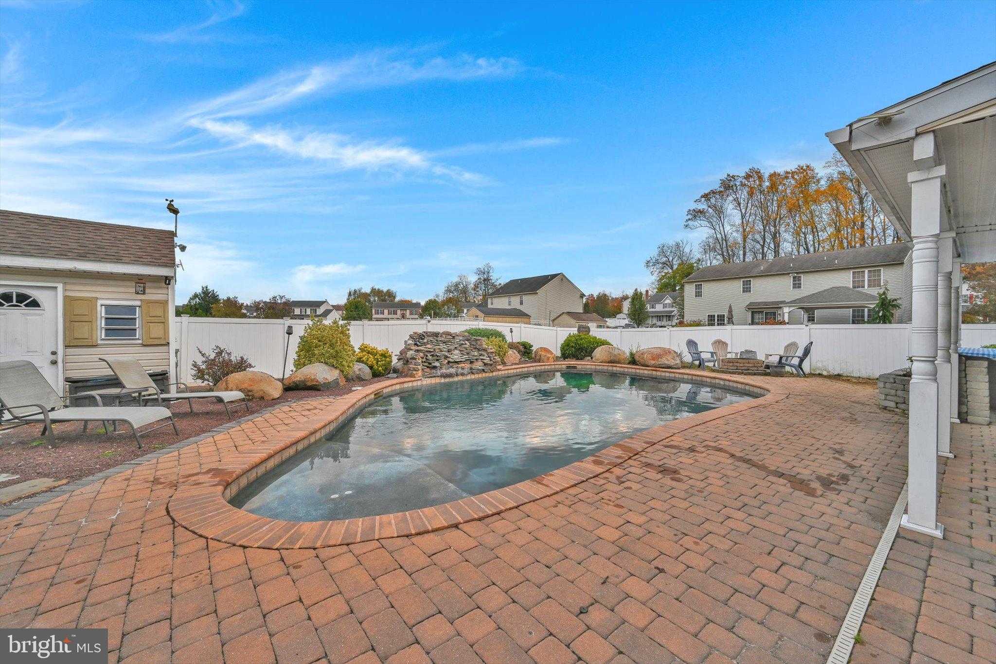 4340 Sutton Cir photo 33