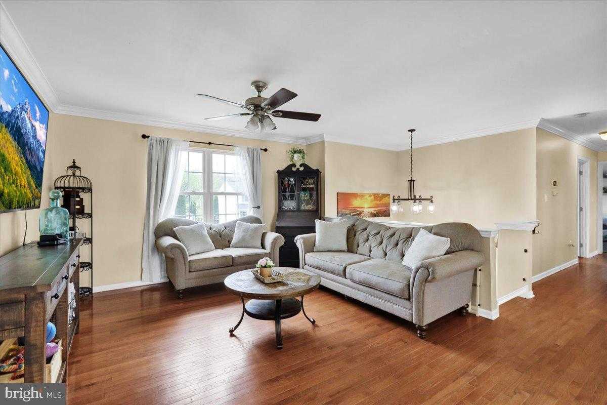 4340 Sutton Cir photo 7