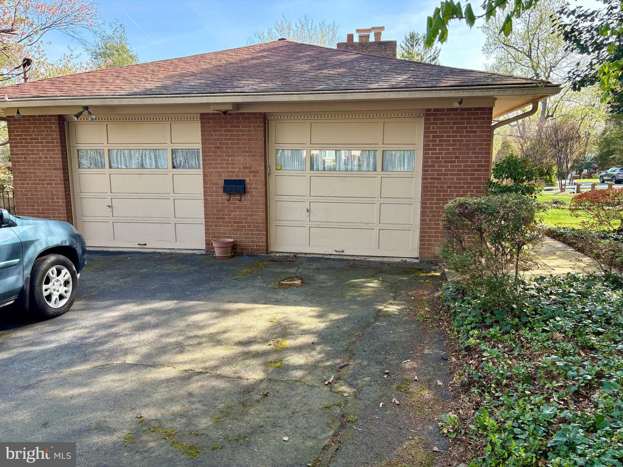 6018 Beech Tree Dr photo 4