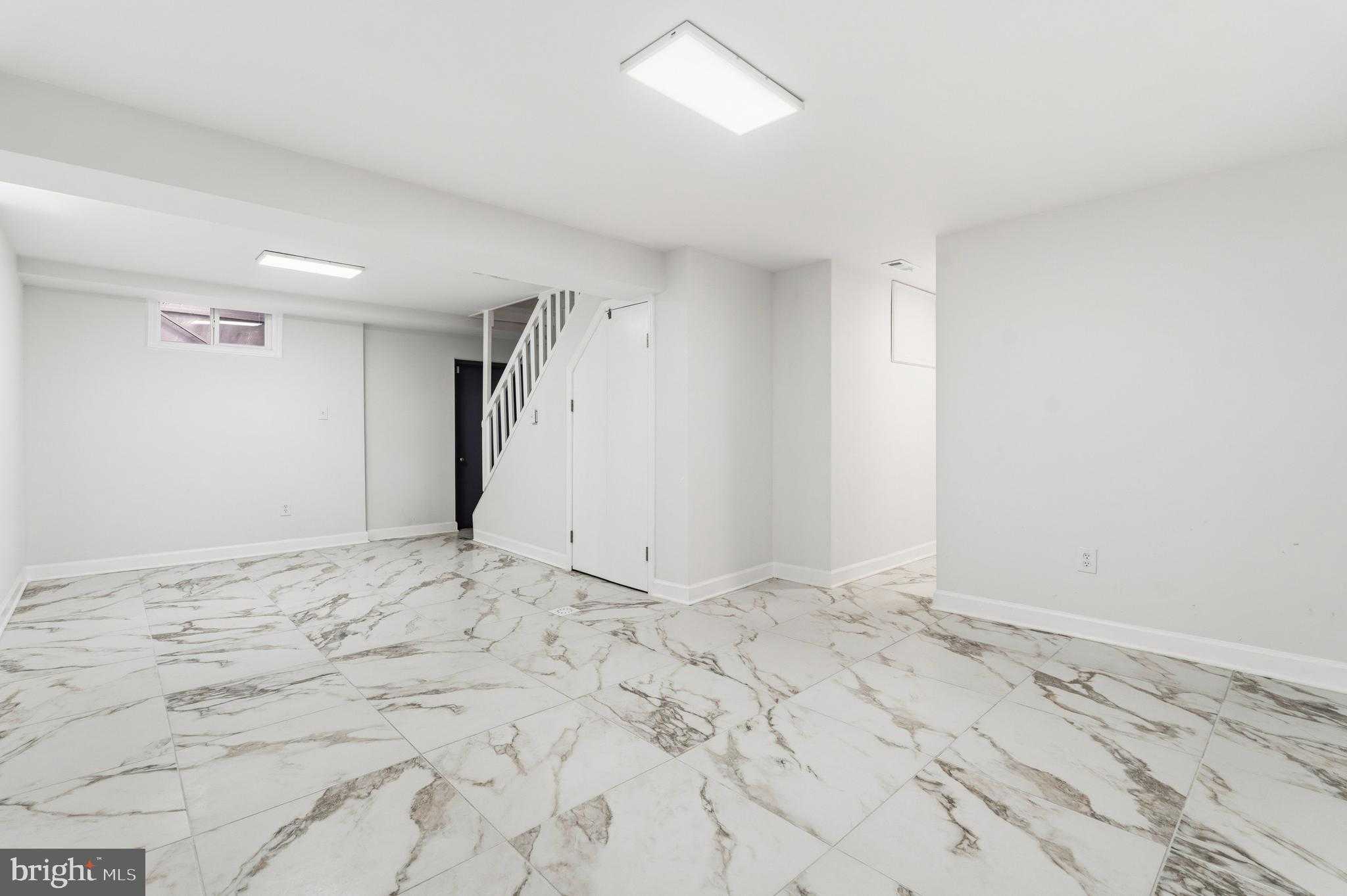 1923 Lewis Ave photo 30