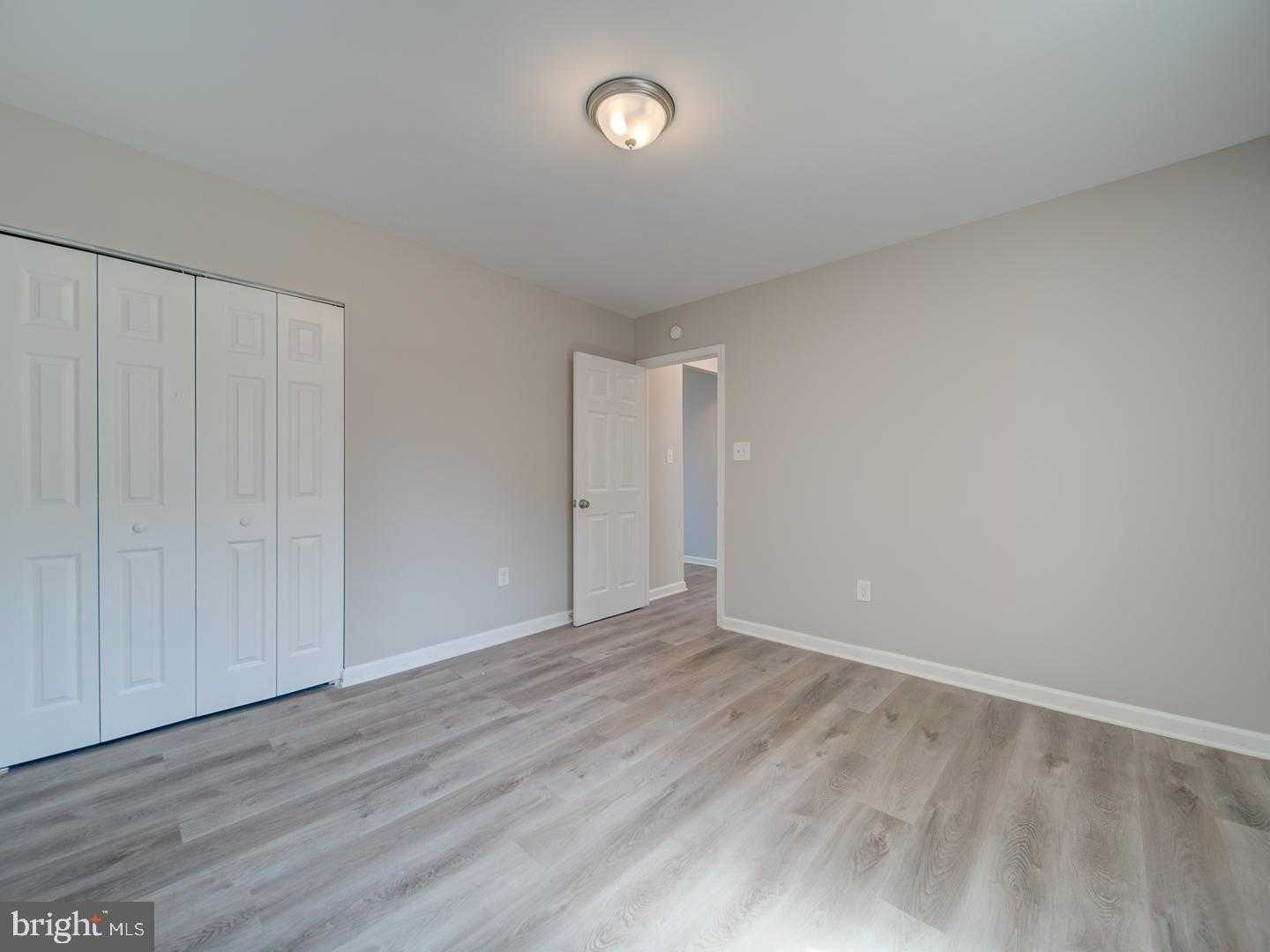 4217 Vine St photo 27