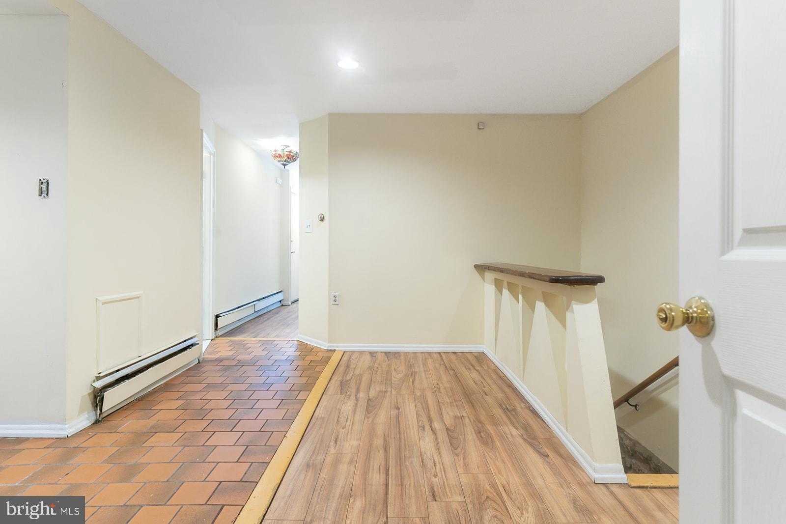 1343 E Hewson St photo 2