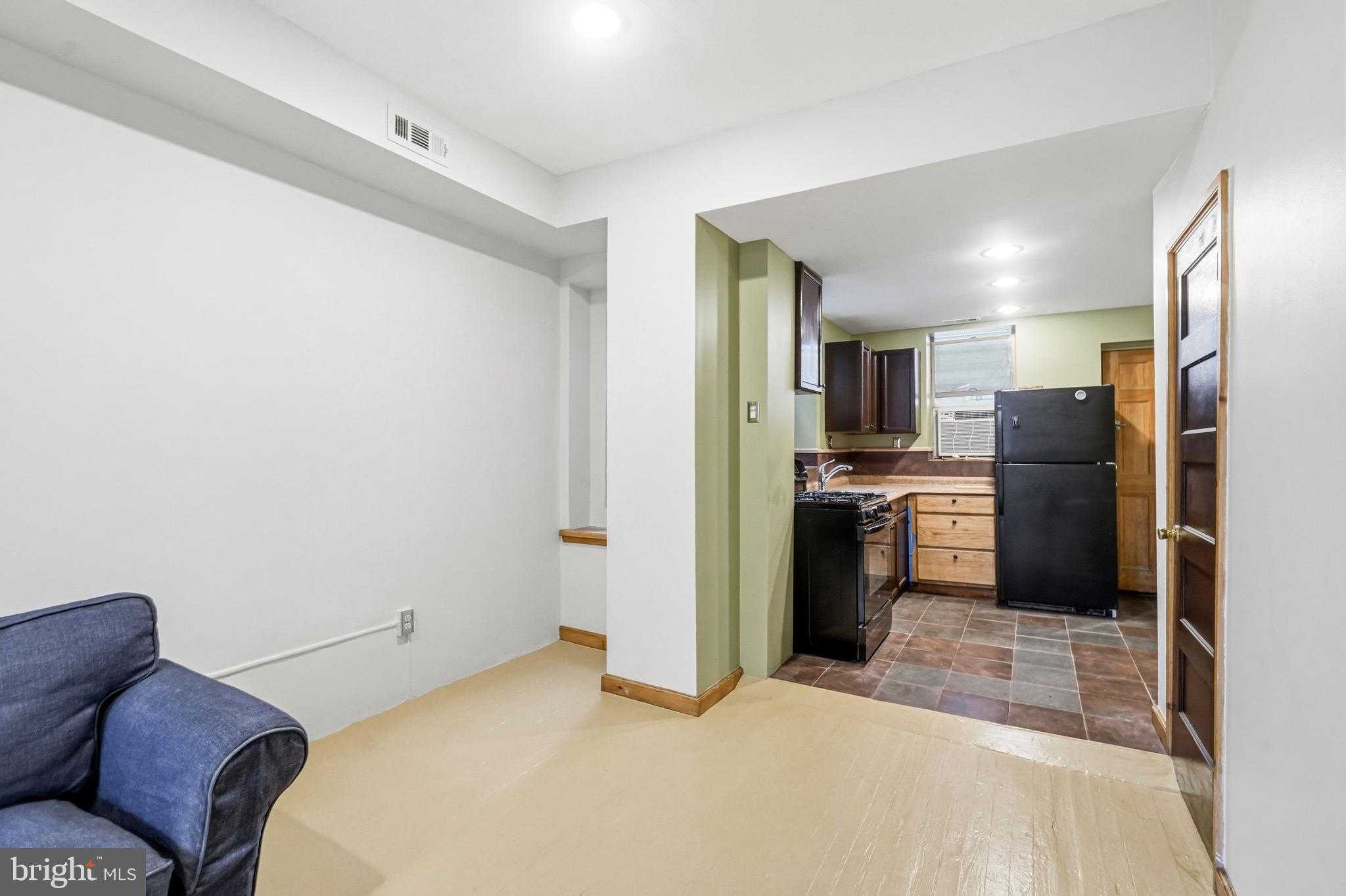 3322 Rand St photo 6