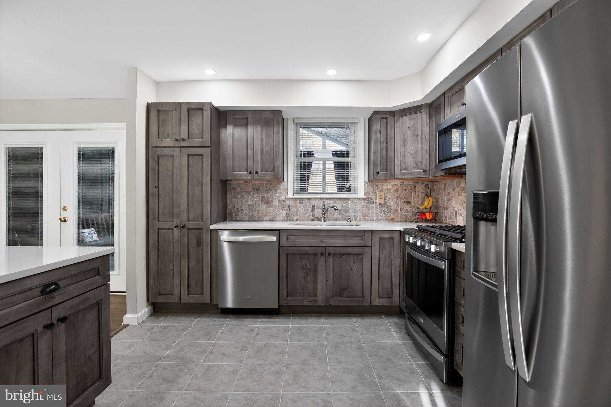 9017 Holly Ave photo 6