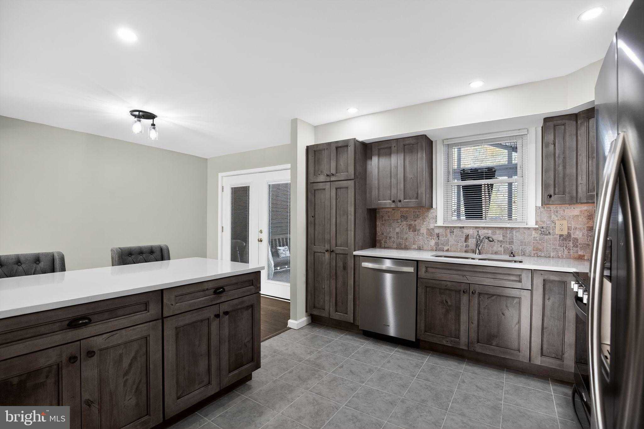 9017 Holly Ave photo 8