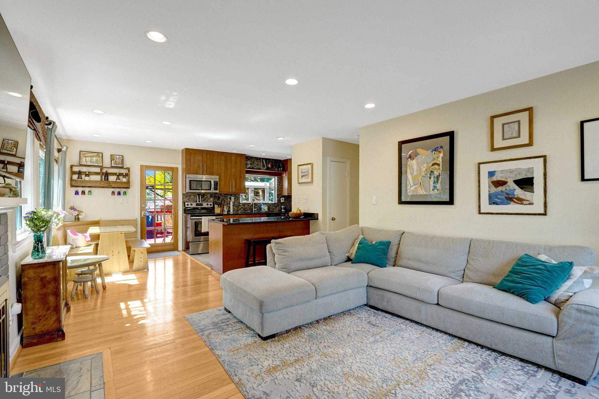 912 N Jacksonville St photo 4