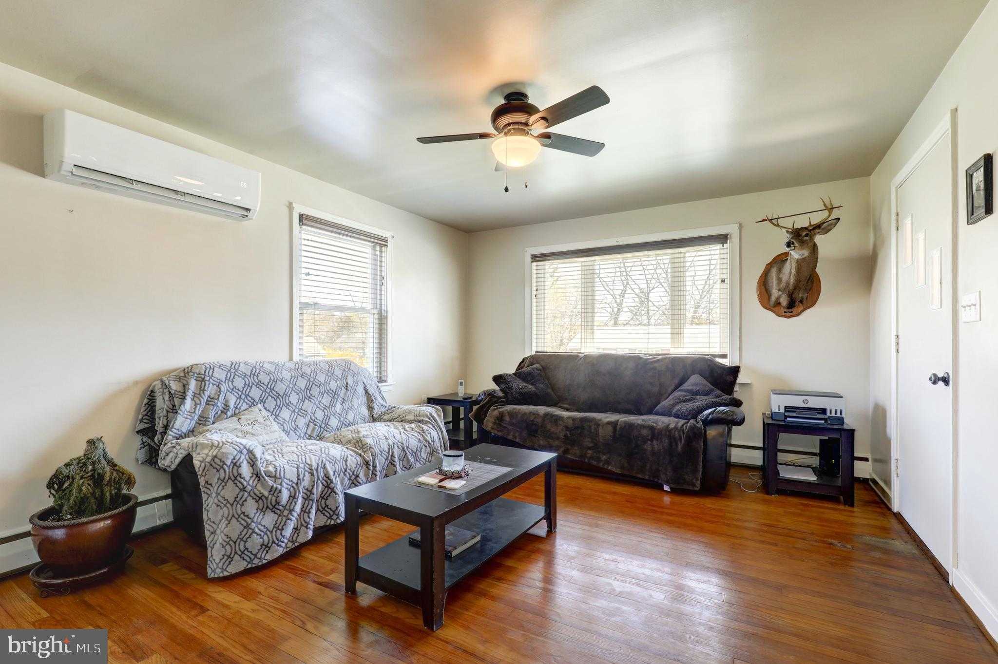 210 S 8th St photo 4