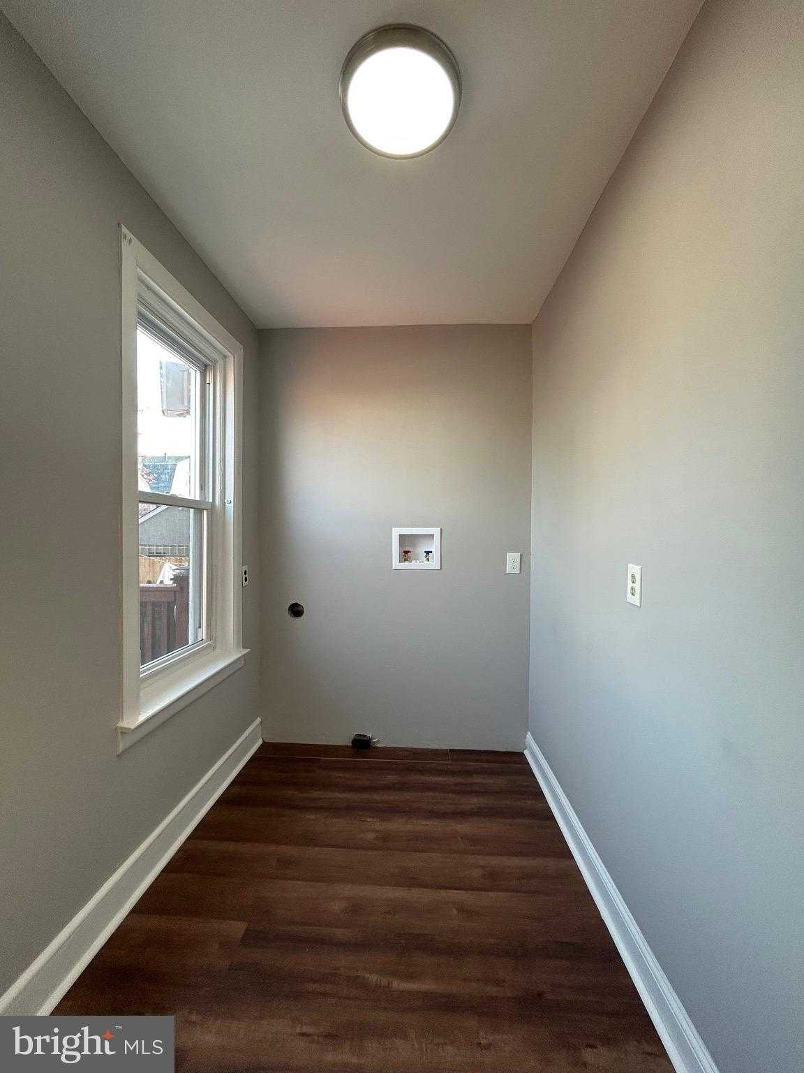 930 12th Ave photo 17