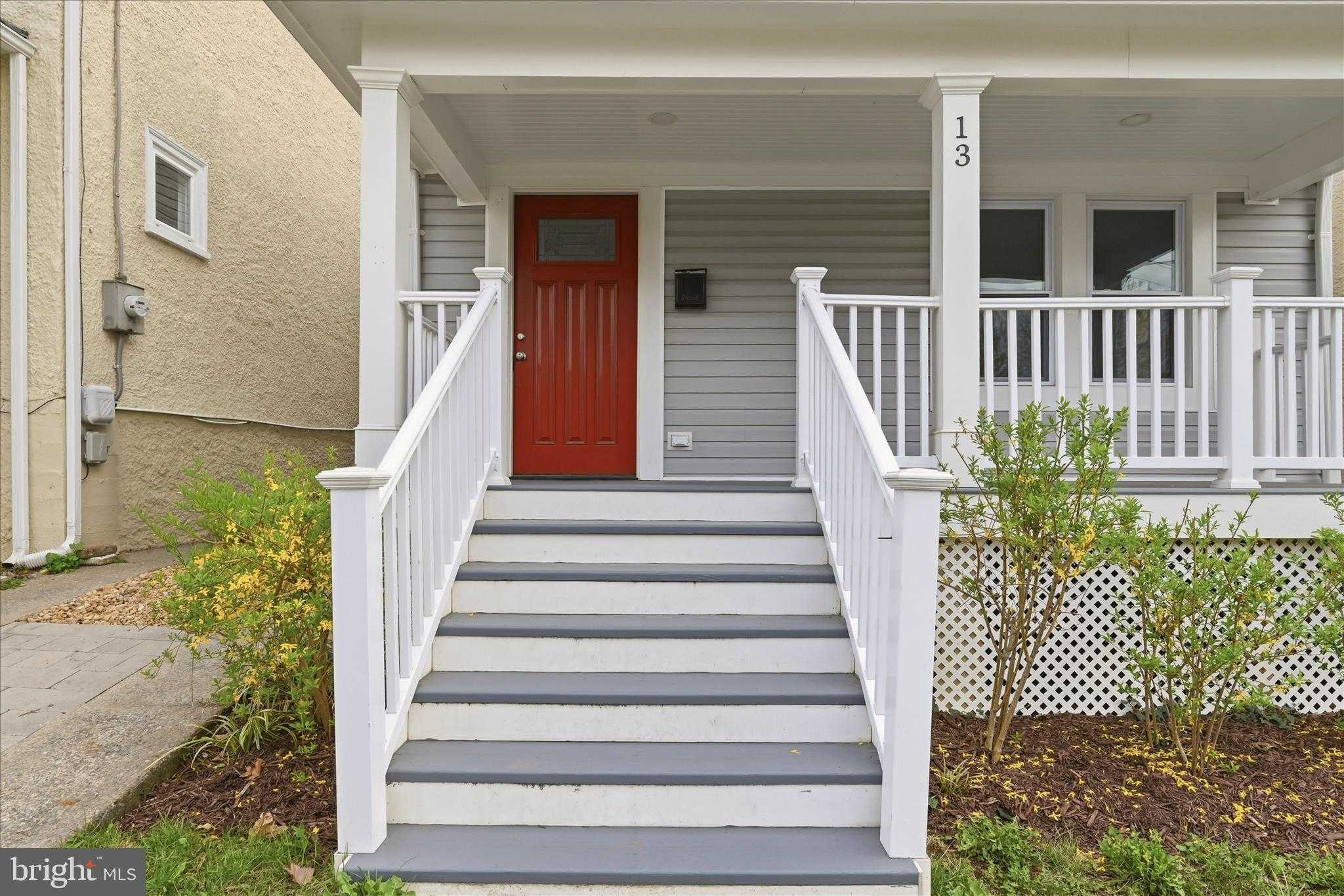 13 E Leicester St photo 2