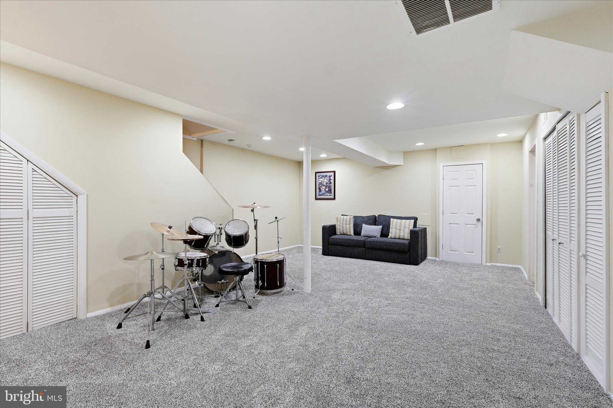 9708 Spring Ridge Ln photo 38