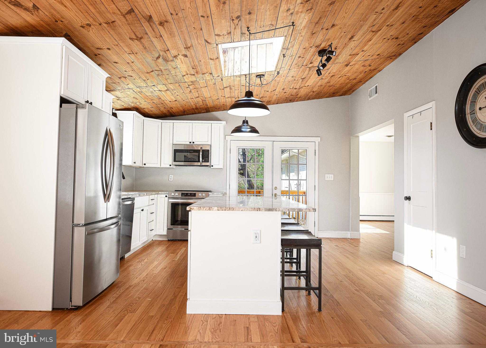 2501 Roy Ter photo 4