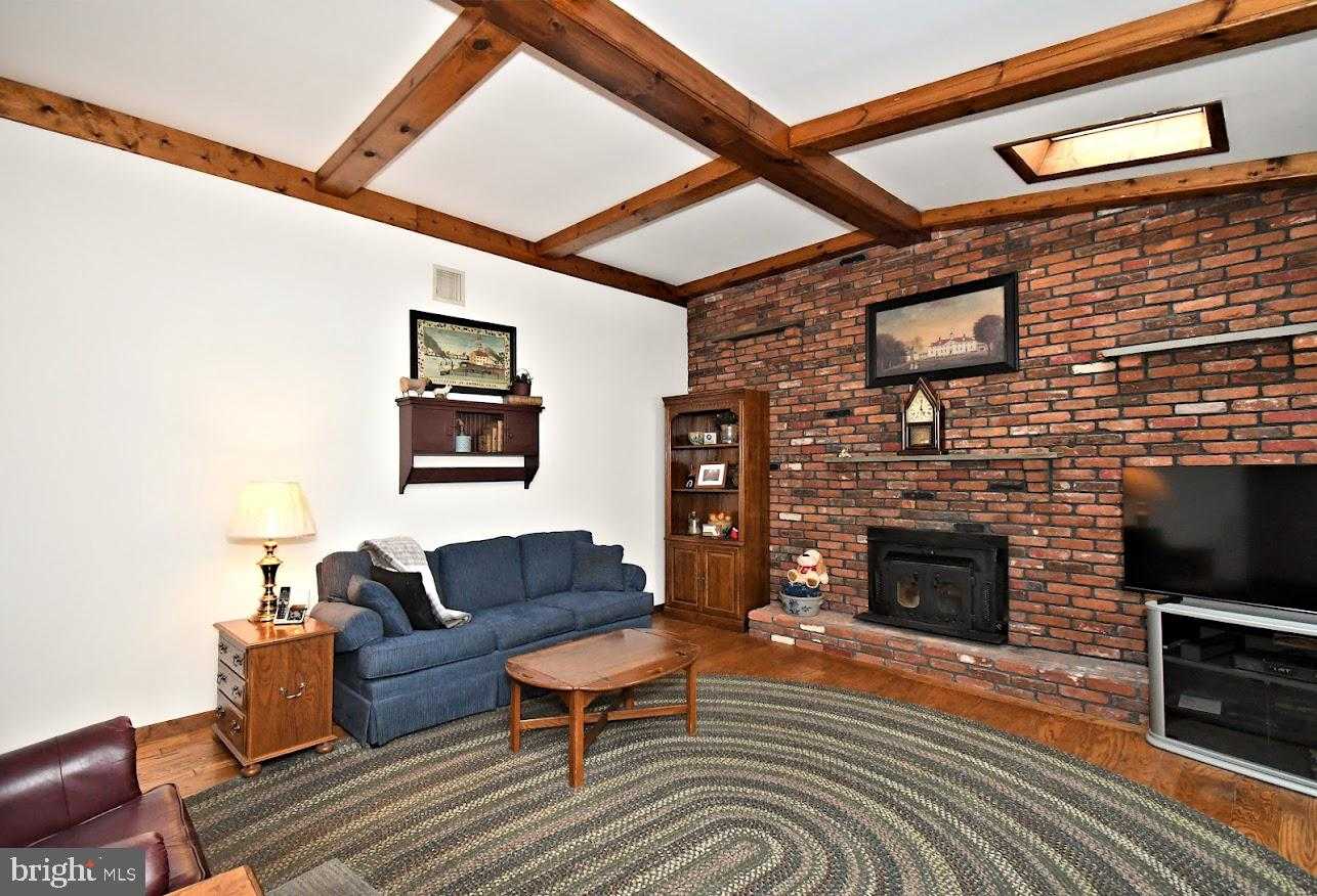 31 Farber Dr photo 12