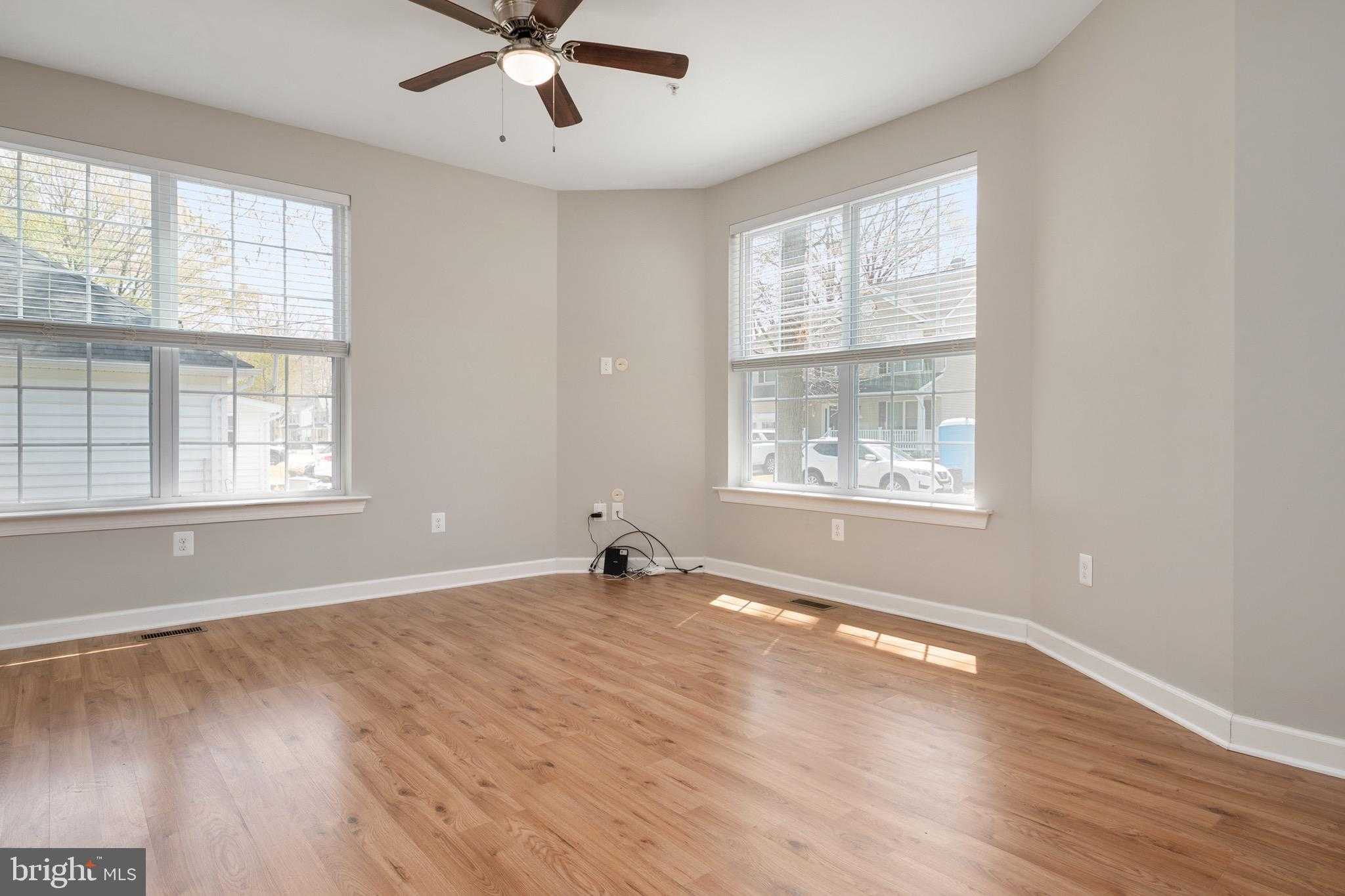 1222 Juniper St photo 5