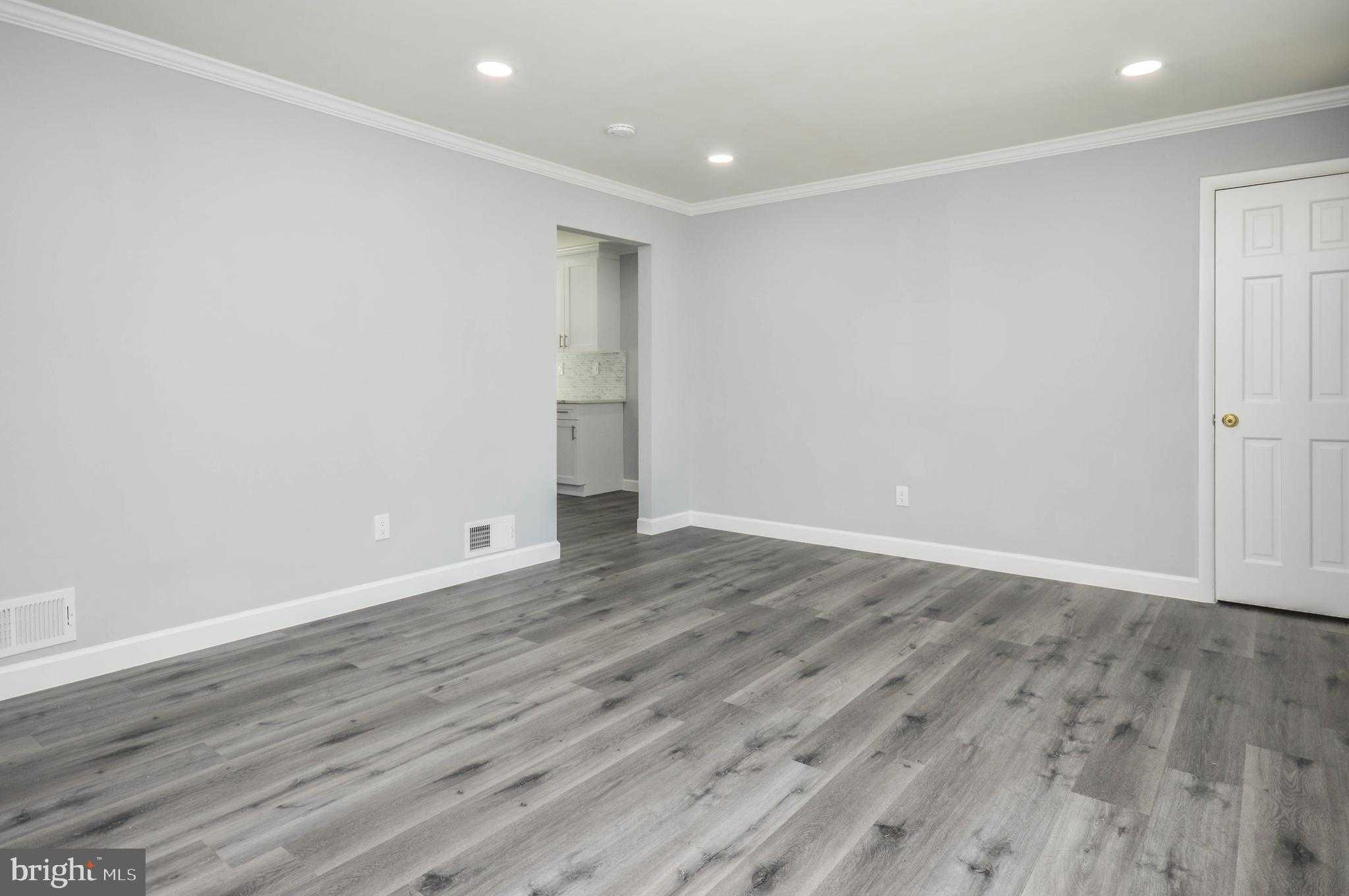 7204 Kidmore Ln photo 5