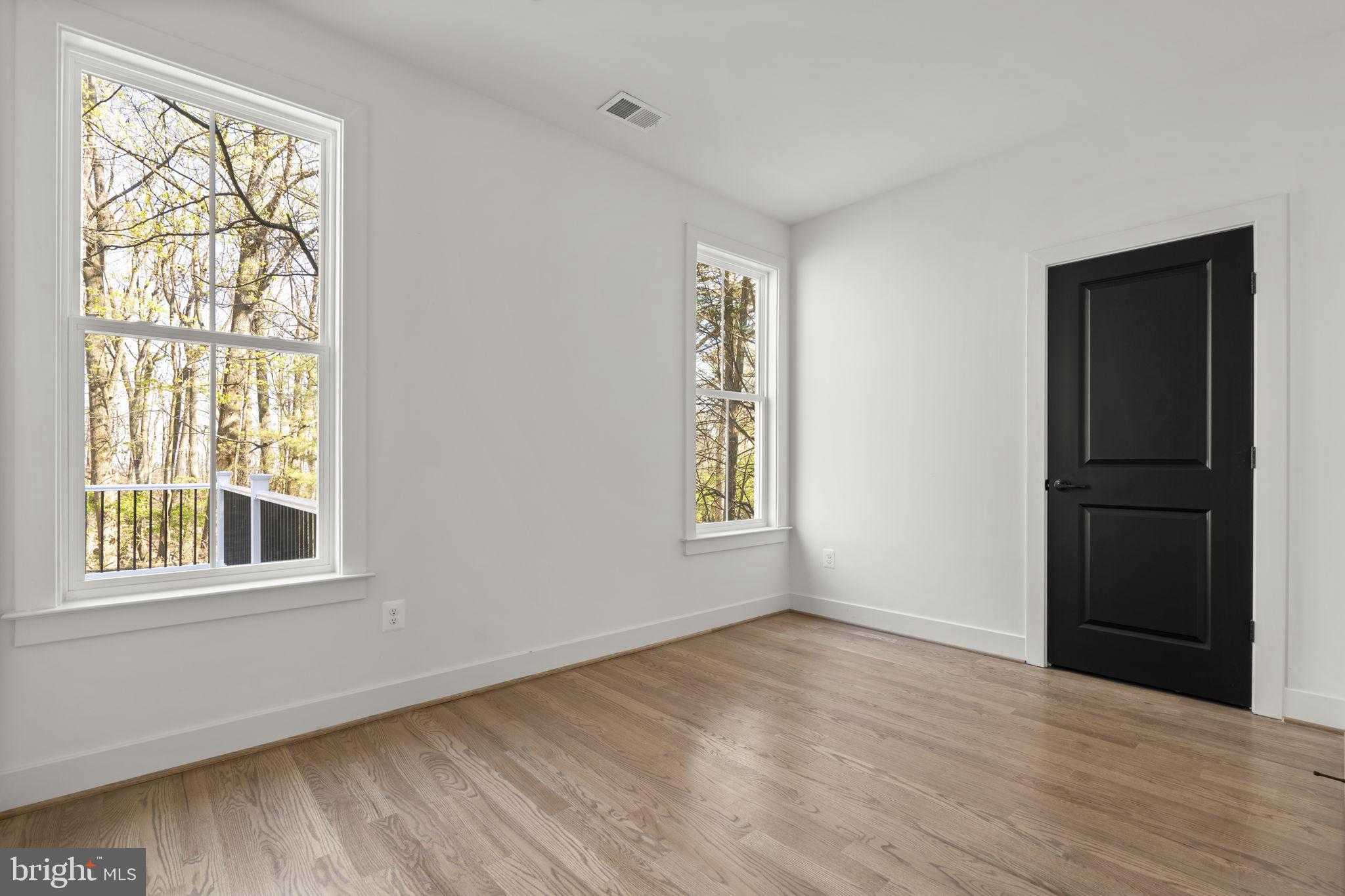 7125 Edgemont Rd photo 16