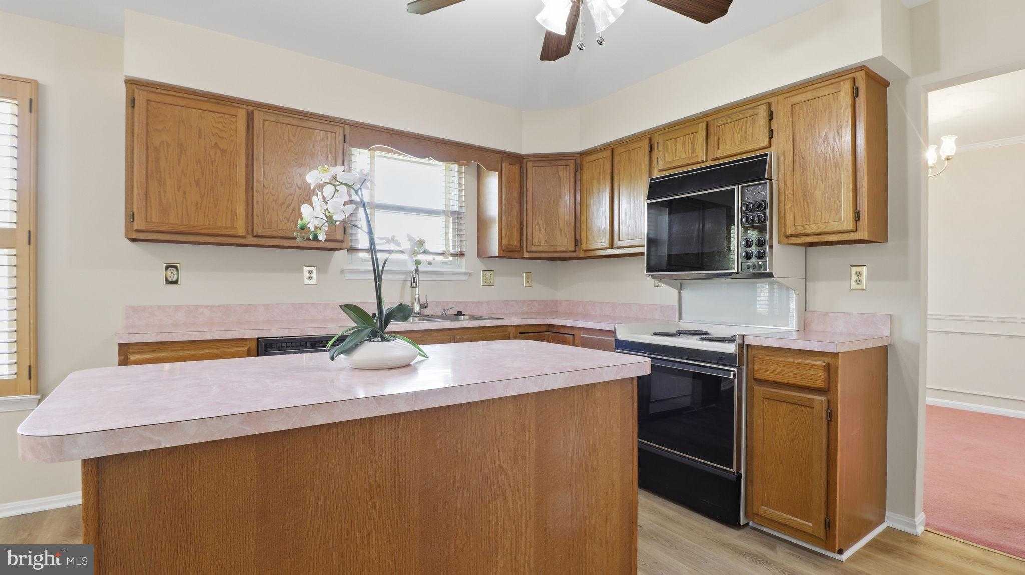 7805 Marwood Dr photo 12