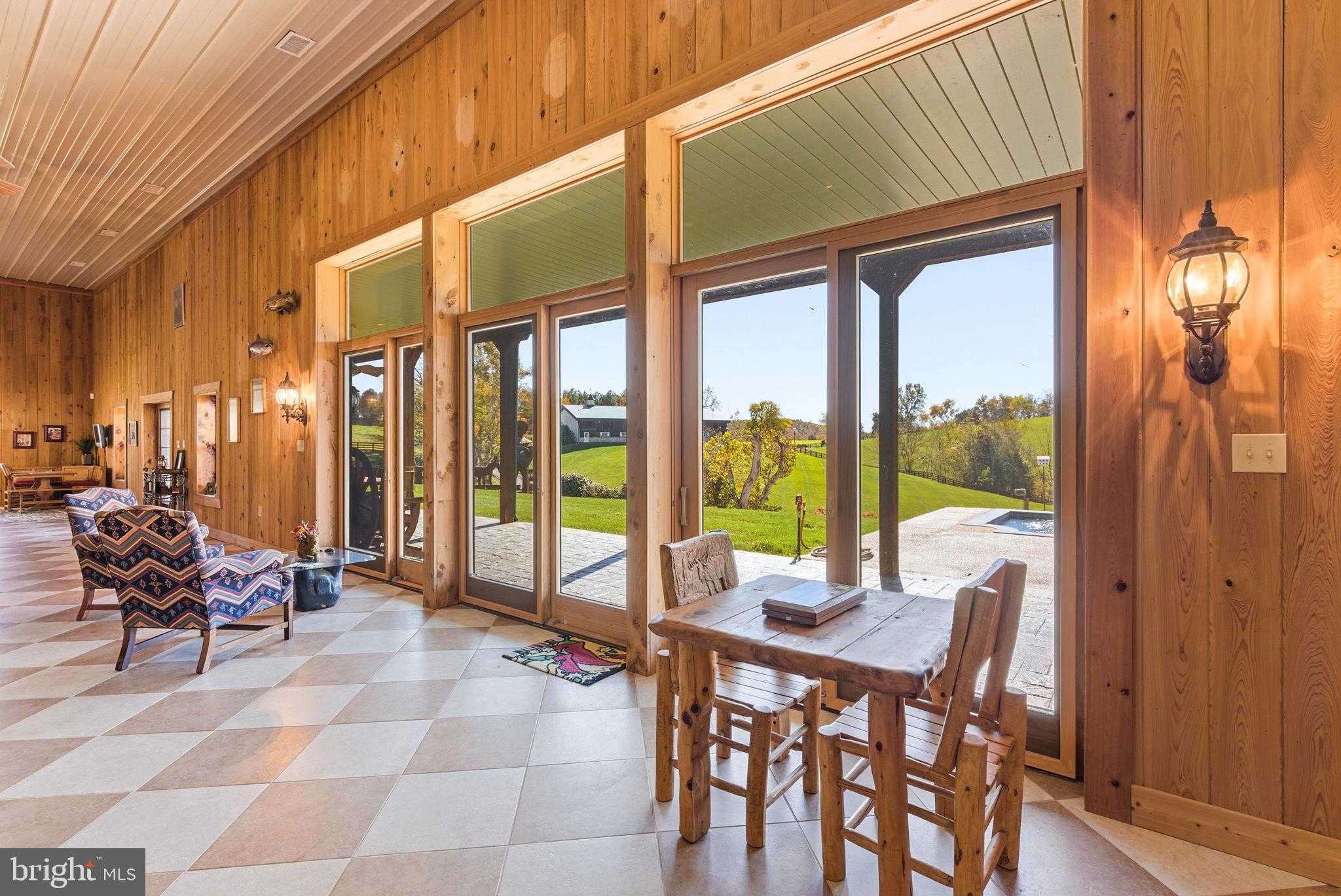 240 Stoneleigh Rd photo 52