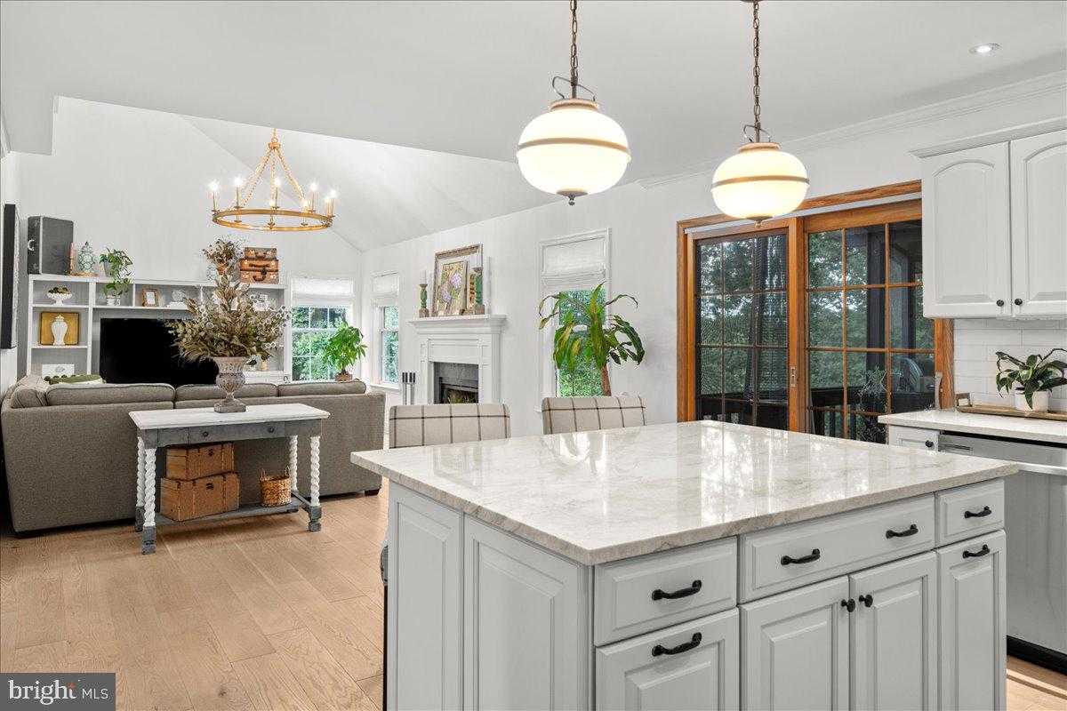 3043 Fairhill Dr photo 10