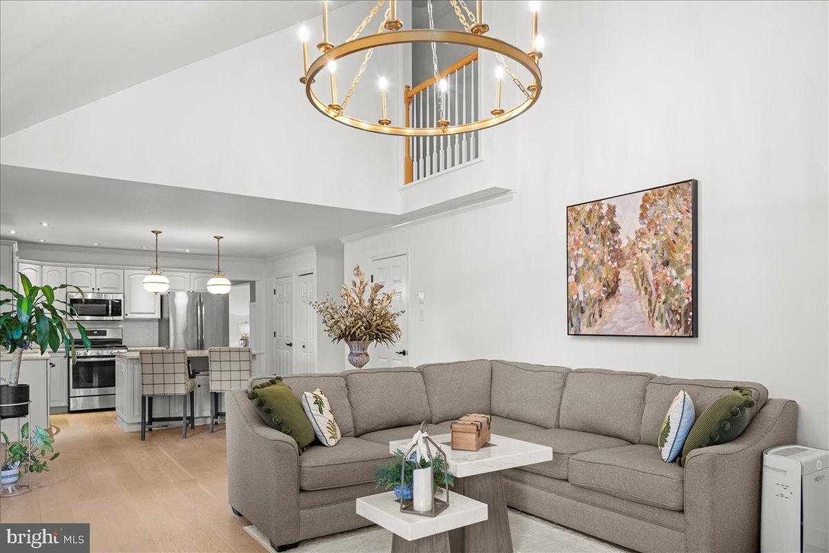 3043 Fairhill Dr photo 14