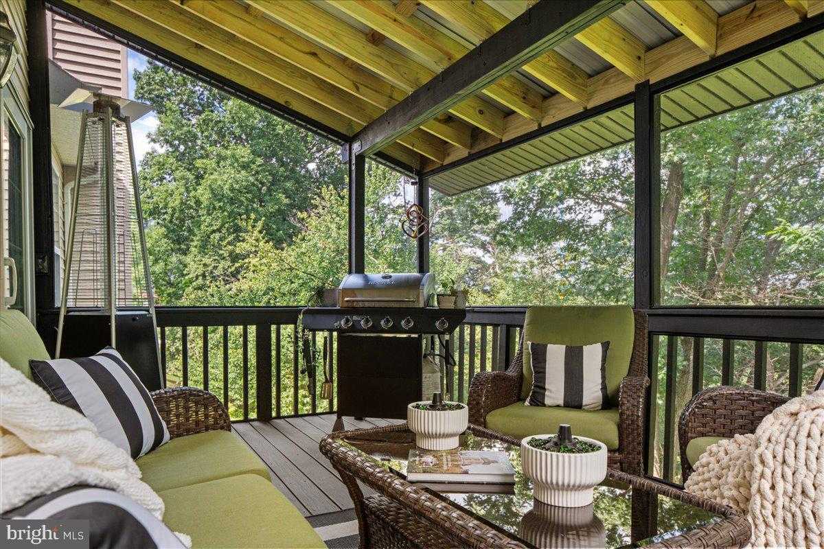 3043 Fairhill Dr photo 16