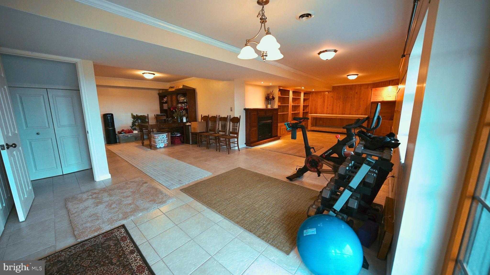 3043 Fairhill Dr photo 37