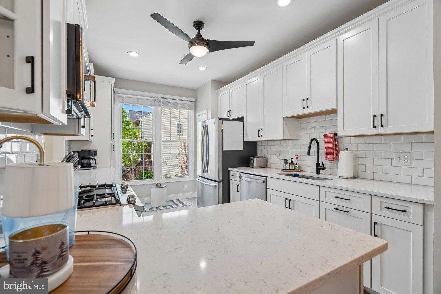 3919 Charles Ave photo 7