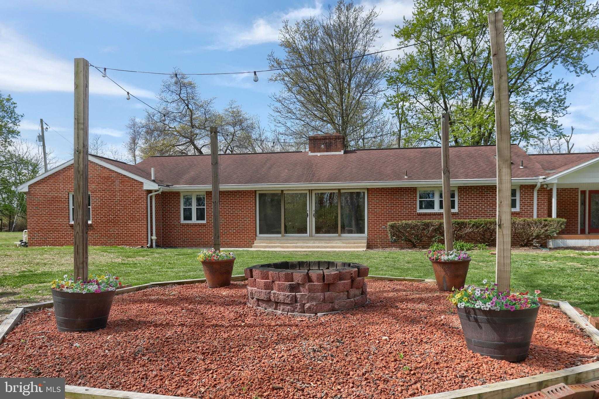 96 Schoolhouse Rd photo 4