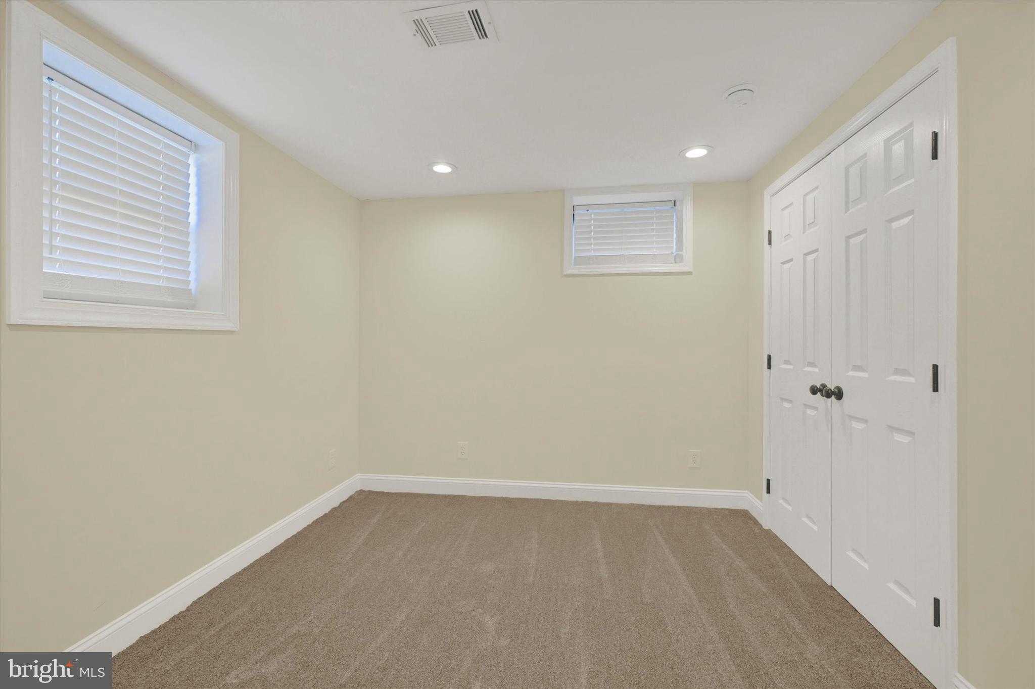 105 Dublin CT photo 22