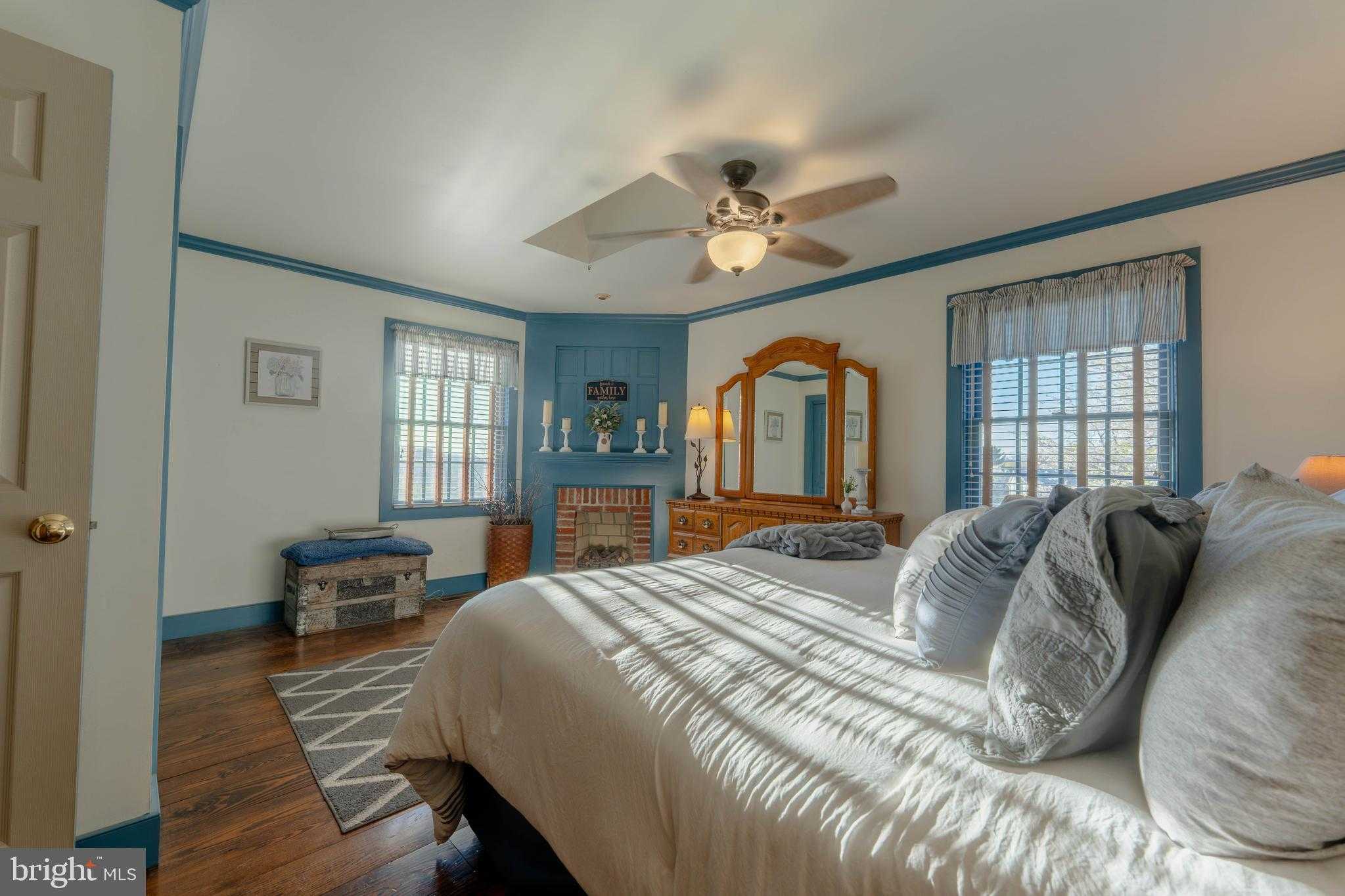 13729 Cross Roads Ave photo 18