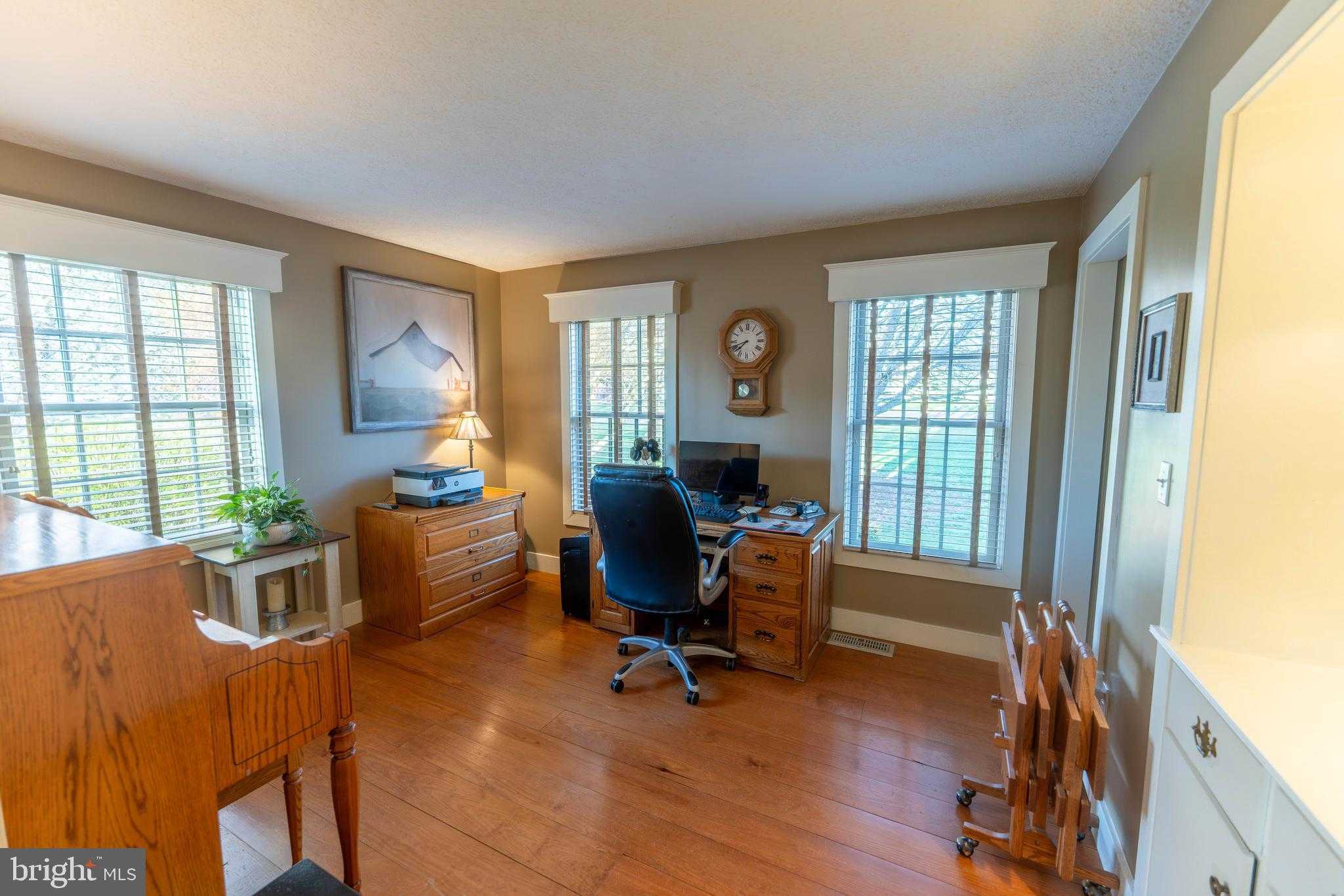 13729 Cross Roads Ave photo 22