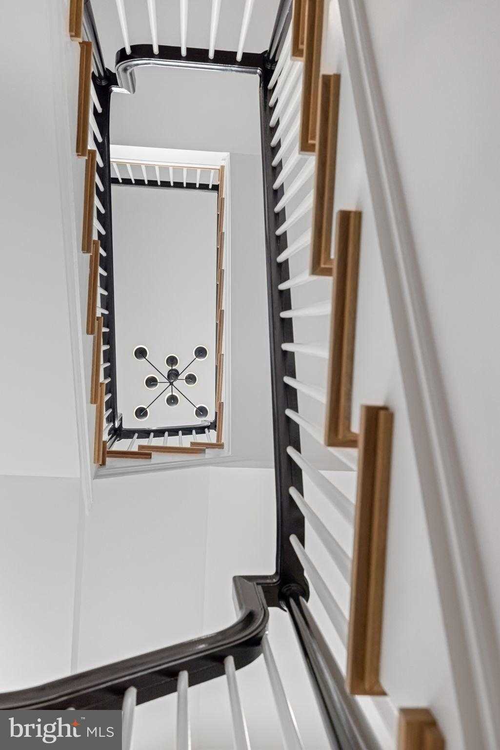 2107 Elliott Ave photo 31