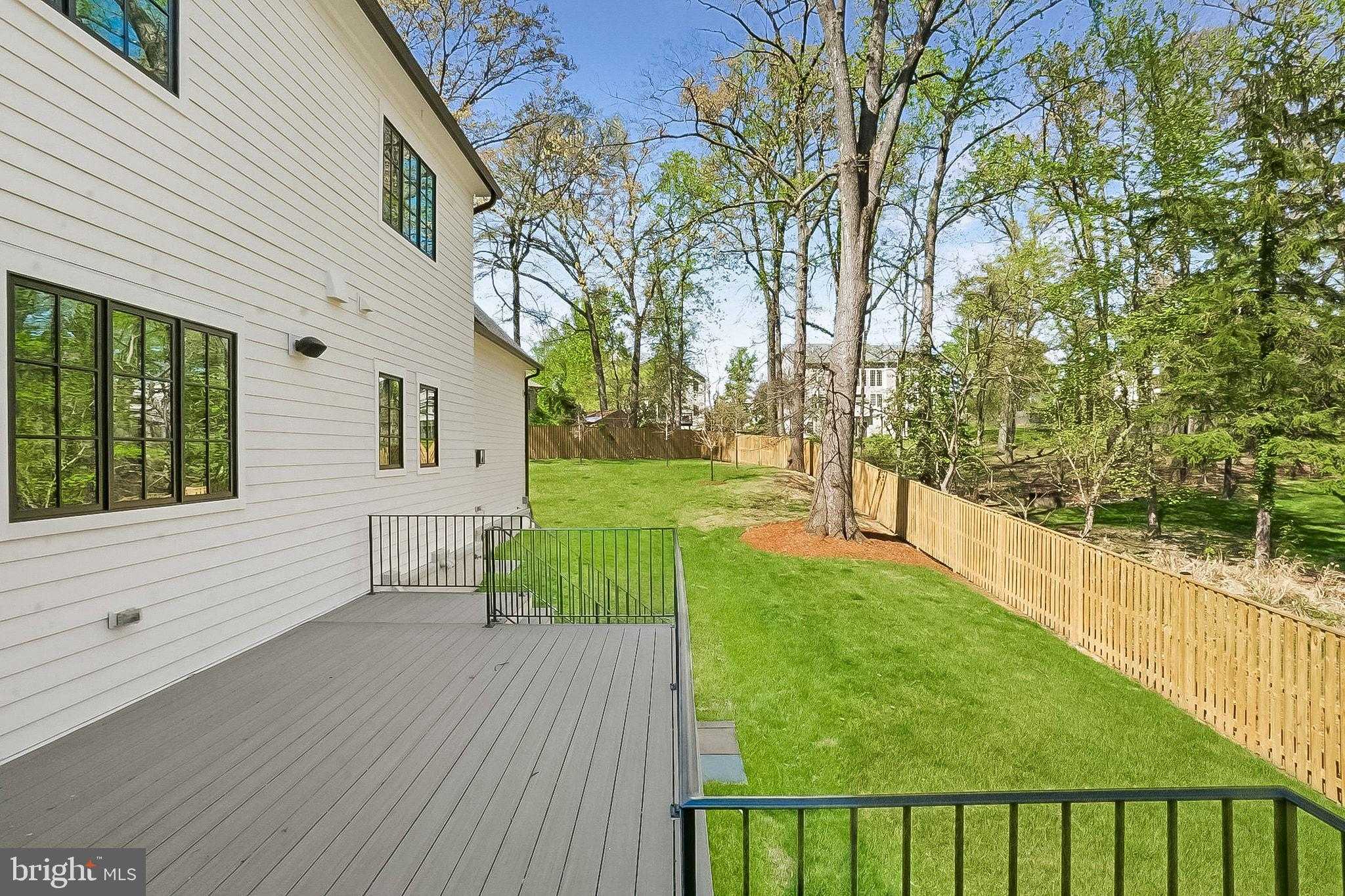 2107 Elliott Ave photo 39