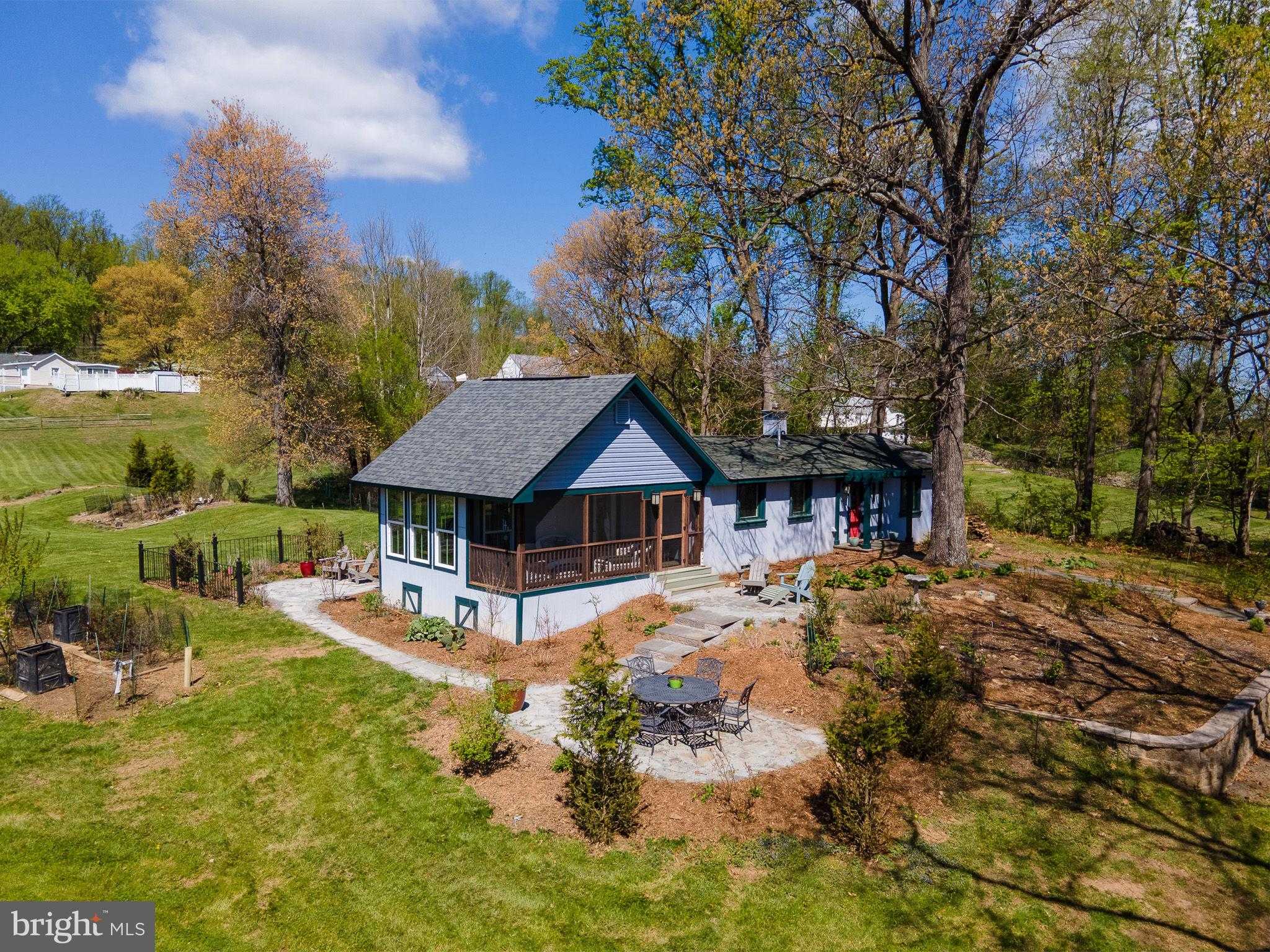 2681 Halfway Rd photo 2